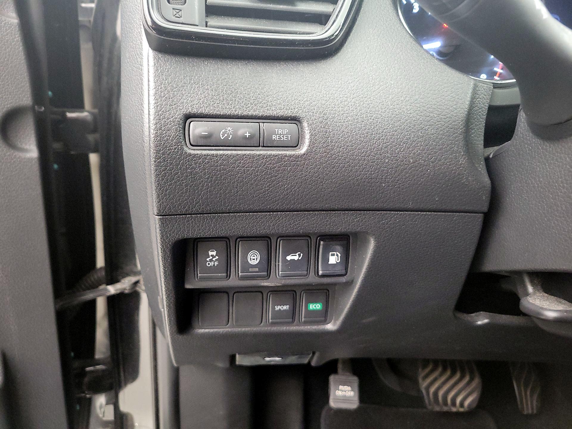 Thumbnail: 2020 Nissan Rogue - 13