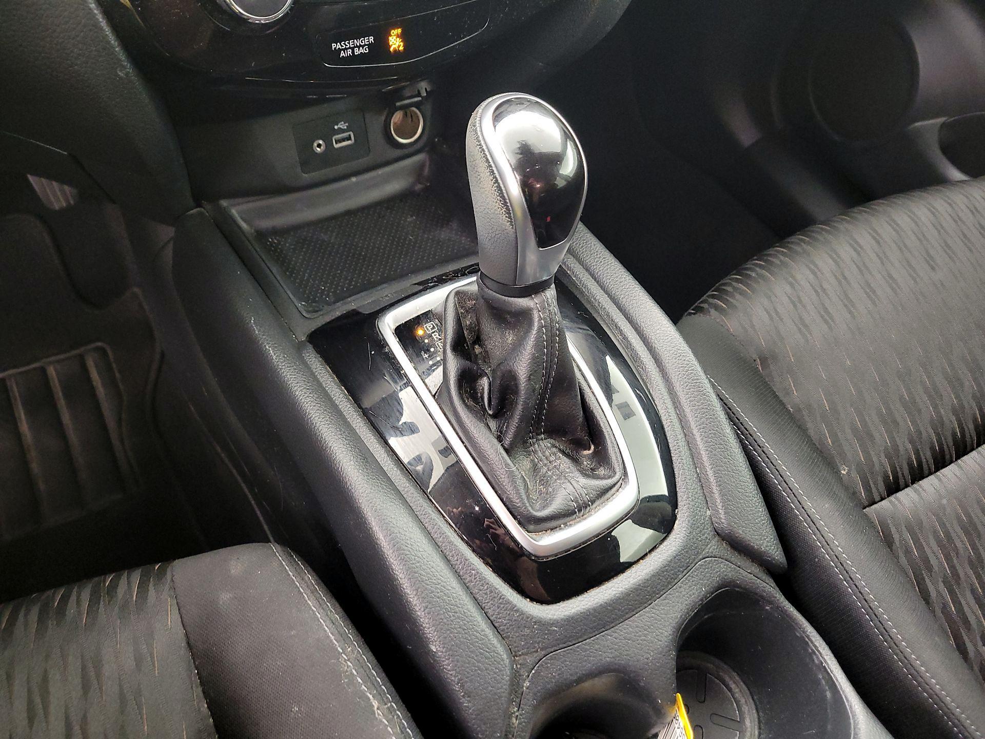 Thumbnail: 2020 Nissan Rogue - 17