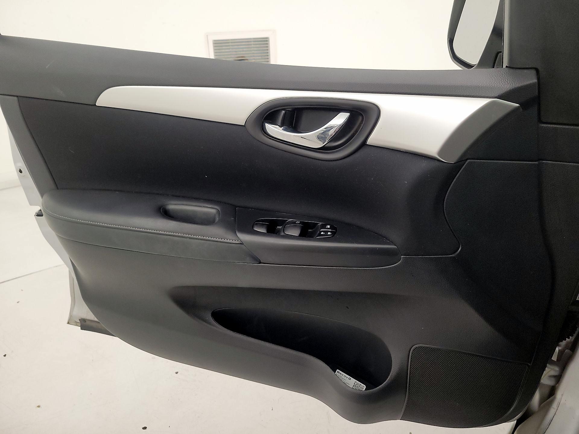 Thumbnail: 2017 Nissan Sentra - 12