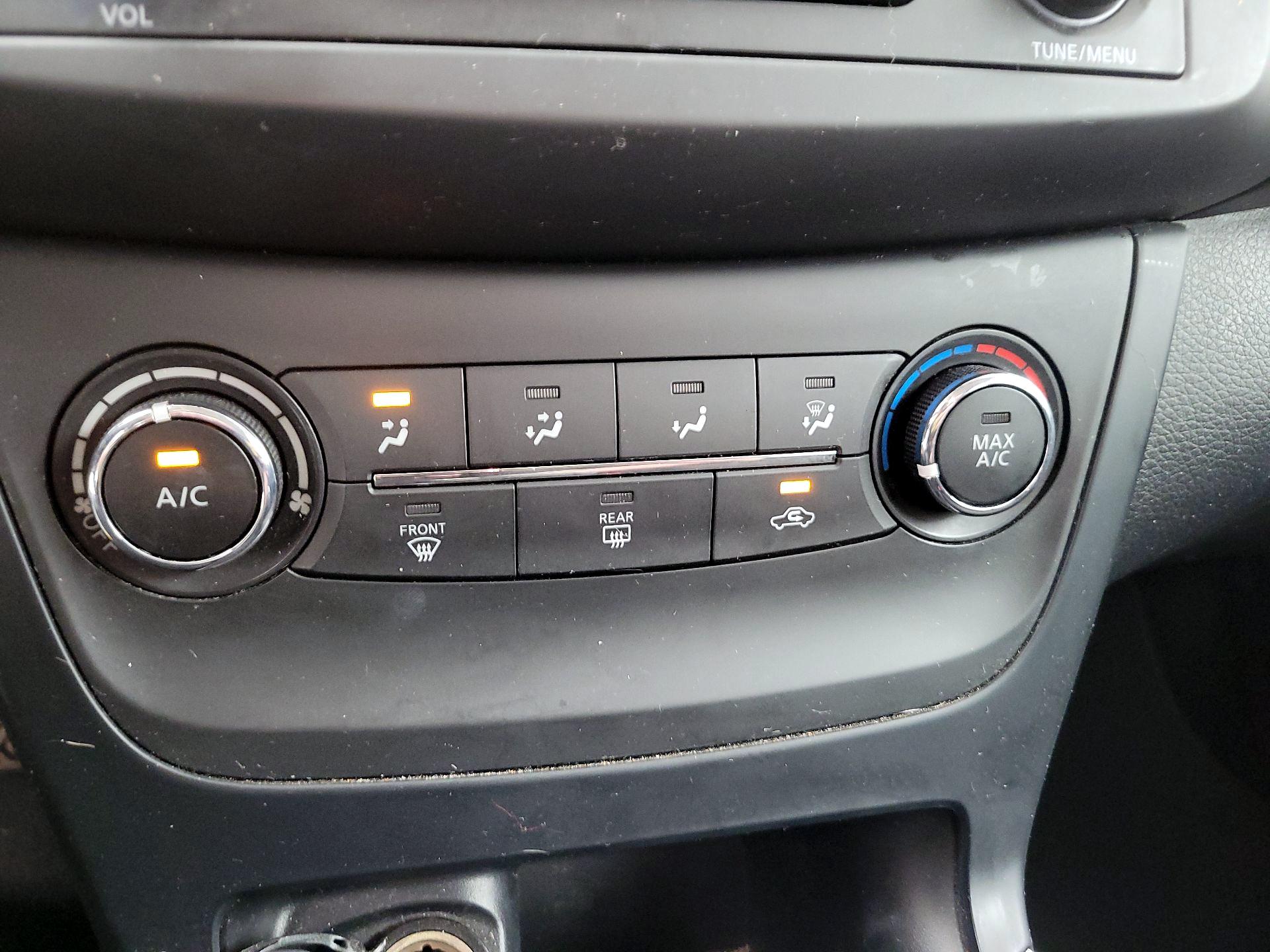 Thumbnail: 2017 Nissan Sentra - 15