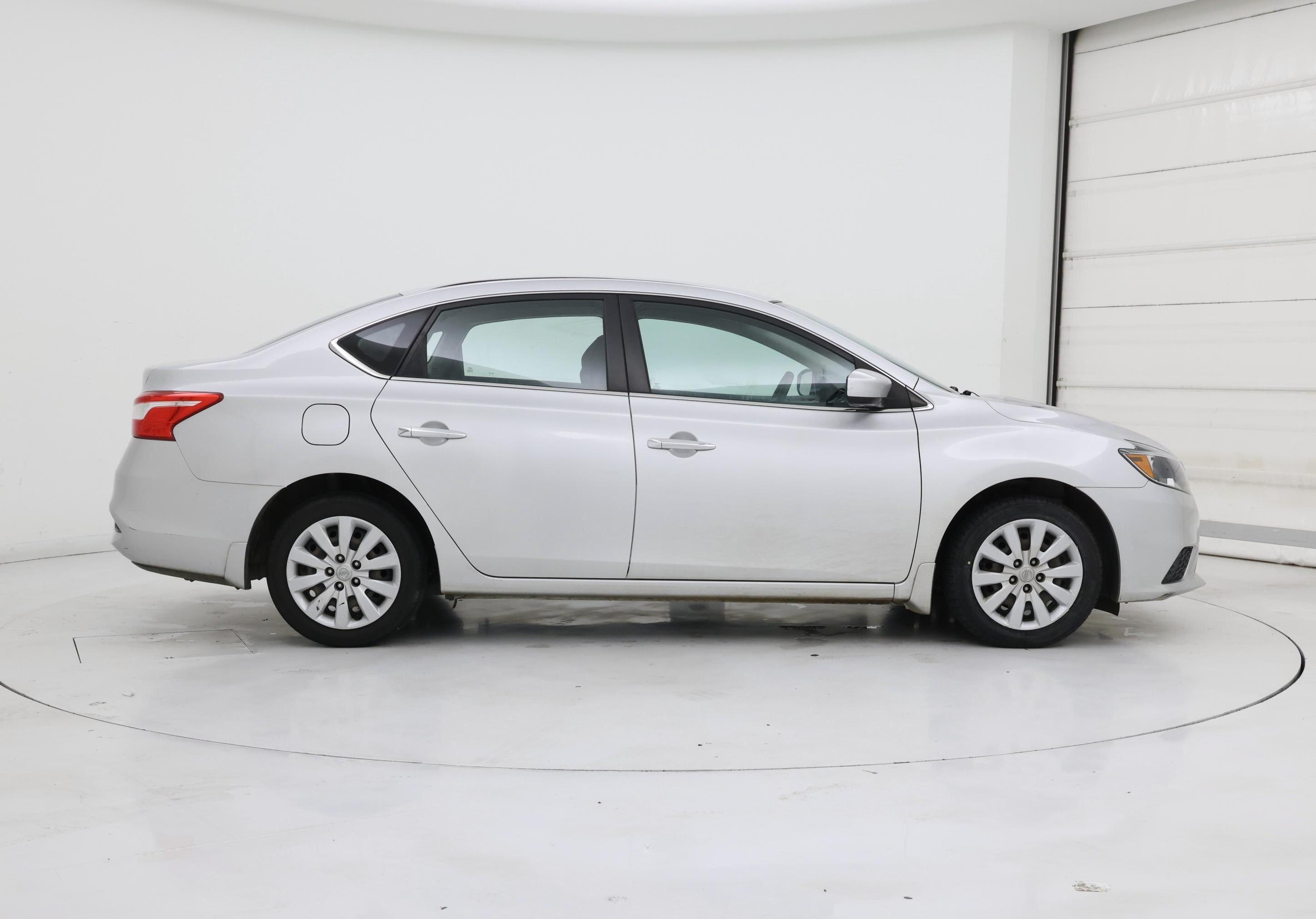 Thumbnail: 2017 Nissan Sentra - 7