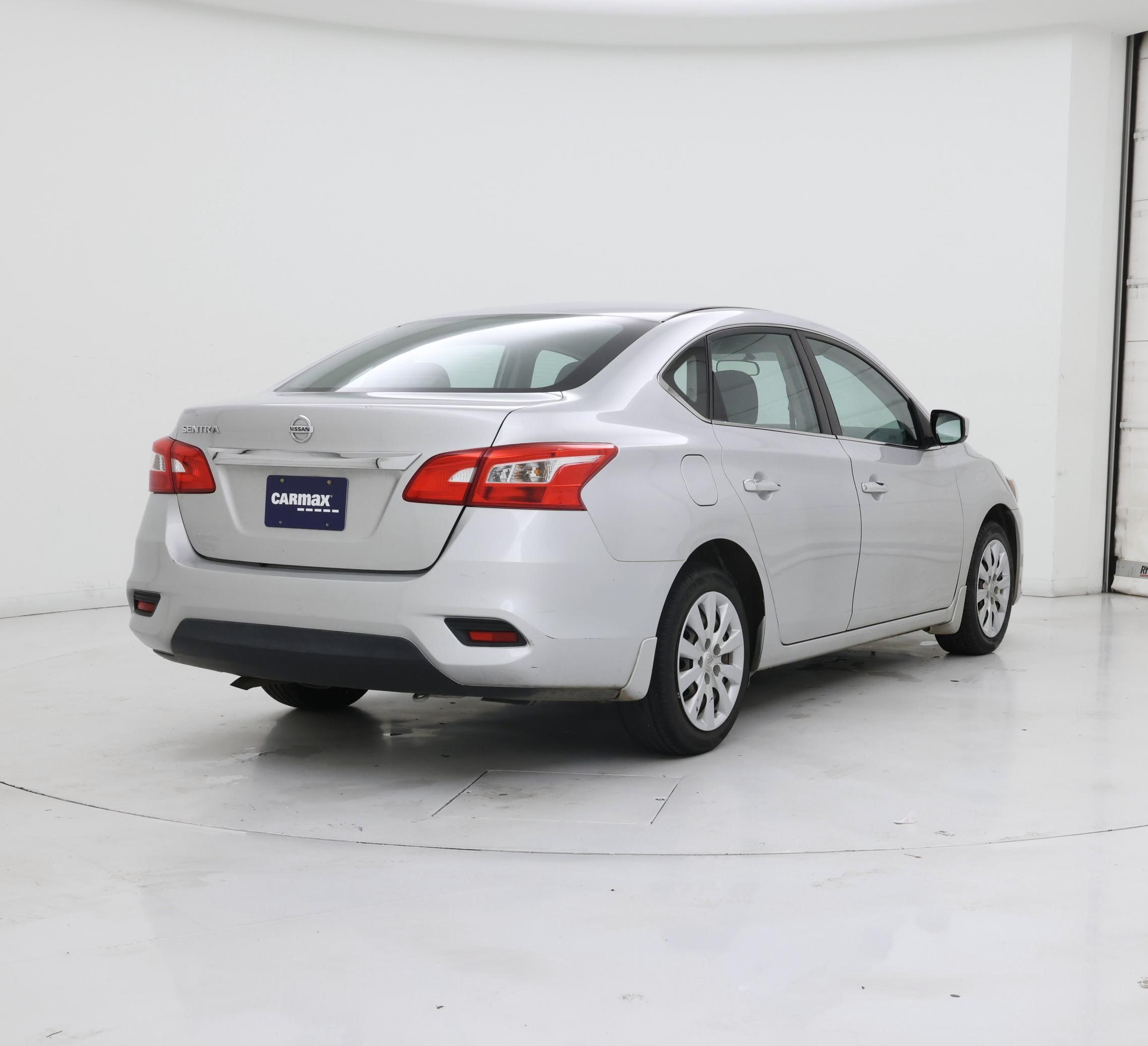 Thumbnail: 2017 Nissan Sentra - 8