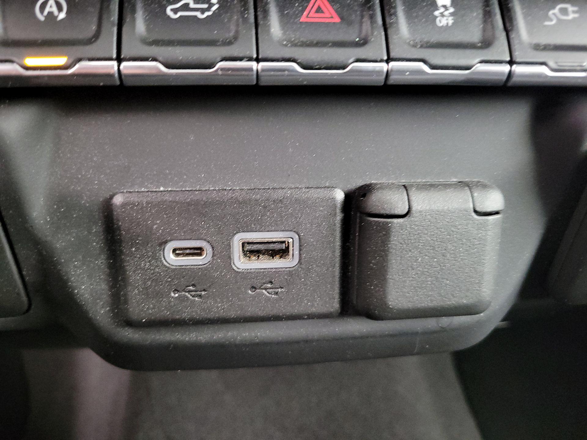 Thumbnail: 2021 Chevrolet Silverado 1500 - 18