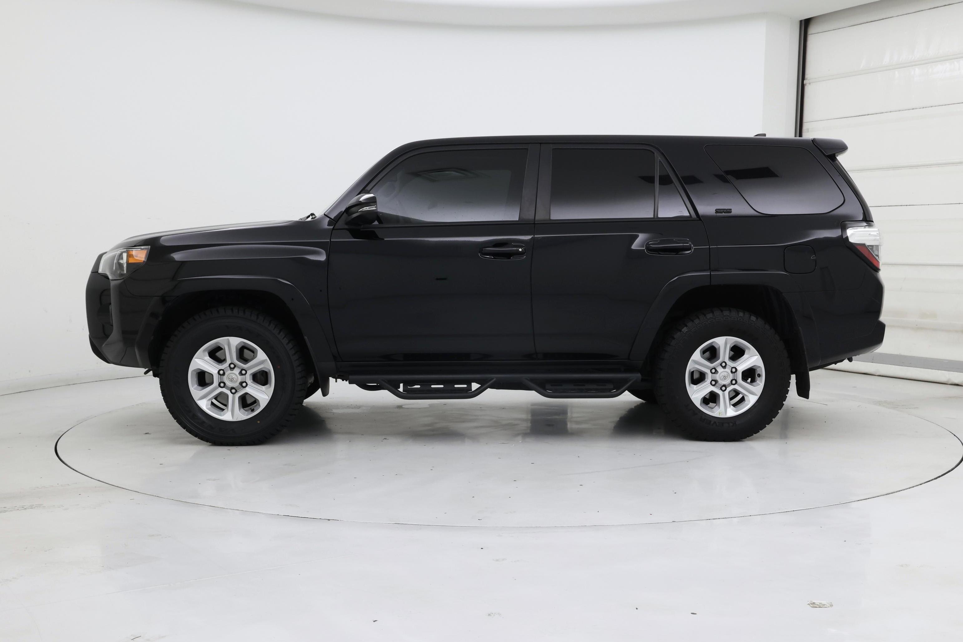 Thumbnail: 2019 Toyota 4Runner - 3