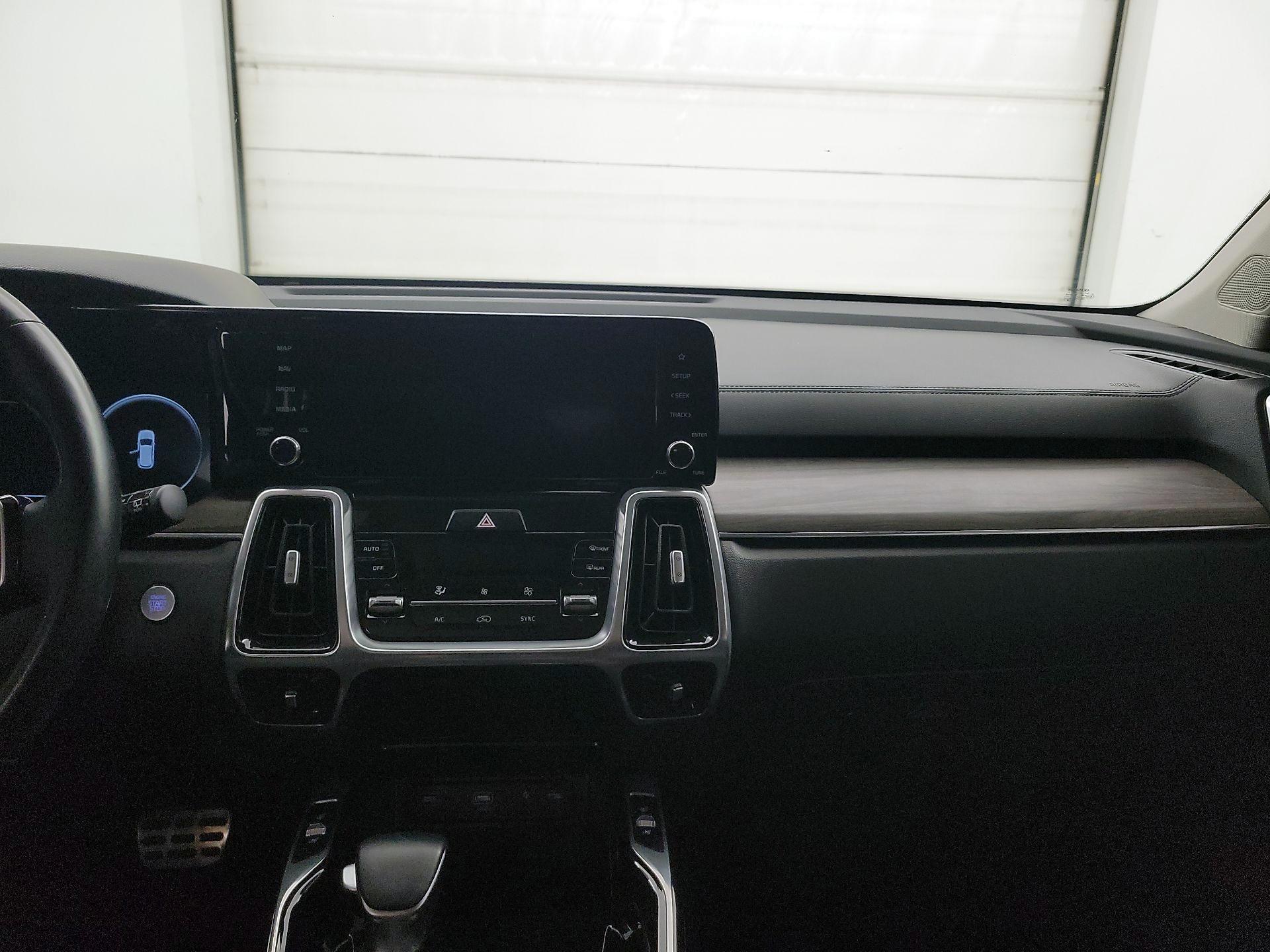 Thumbnail: 2021 Kia Sorento - 9