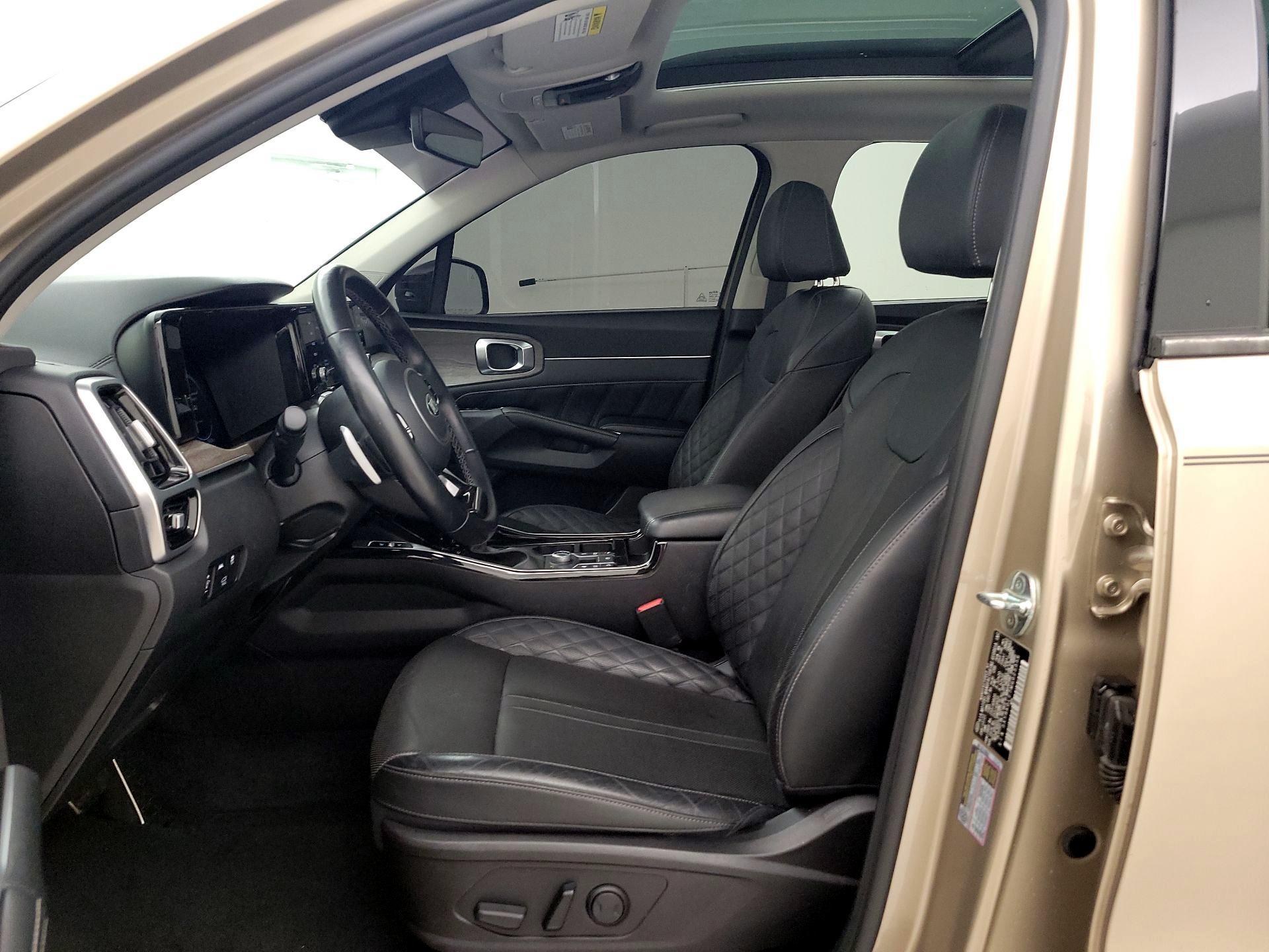 Thumbnail: 2021 Kia Sorento - 11