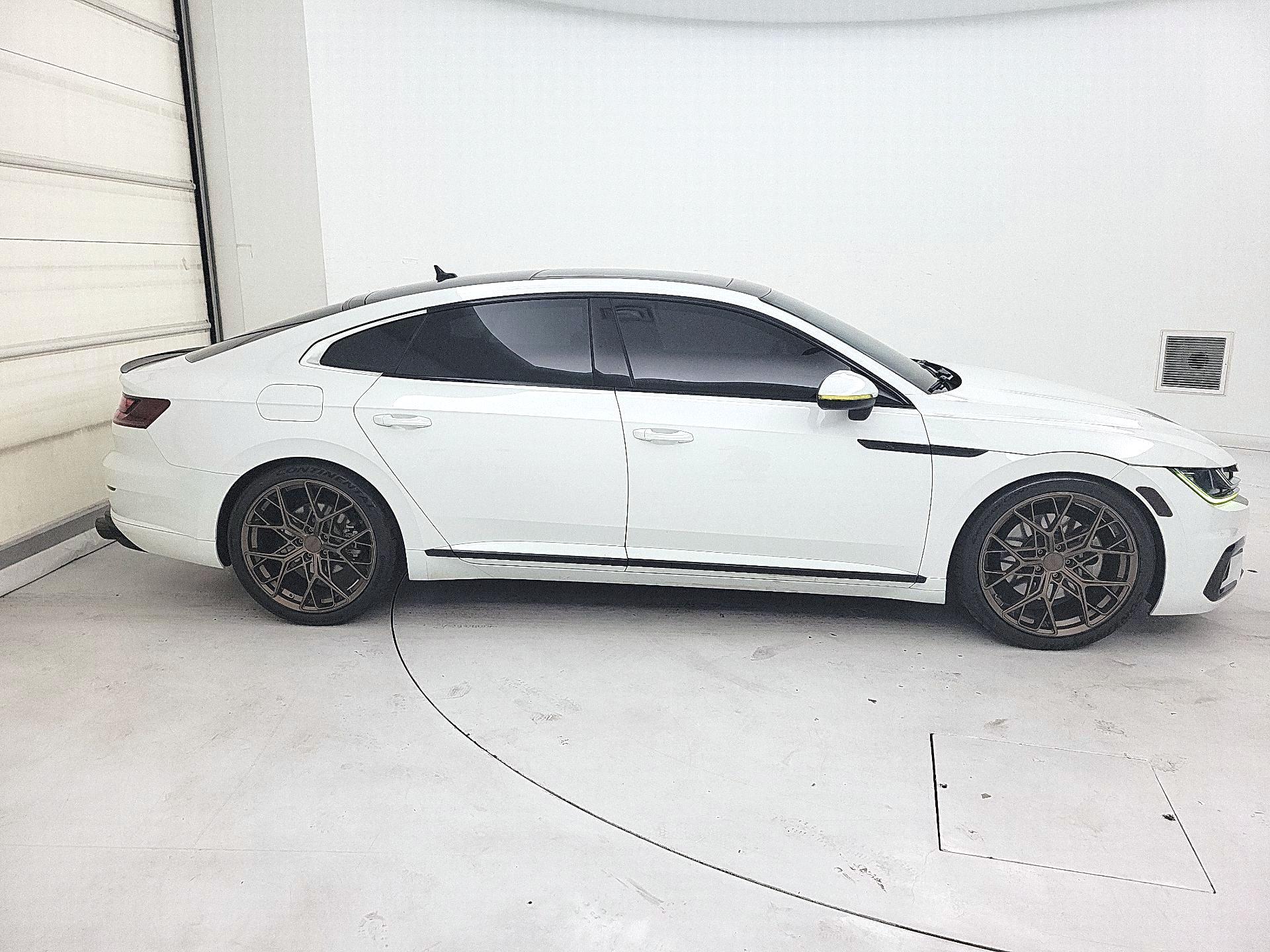 Thumbnail: 2019 Volkswagen Arteon - 4