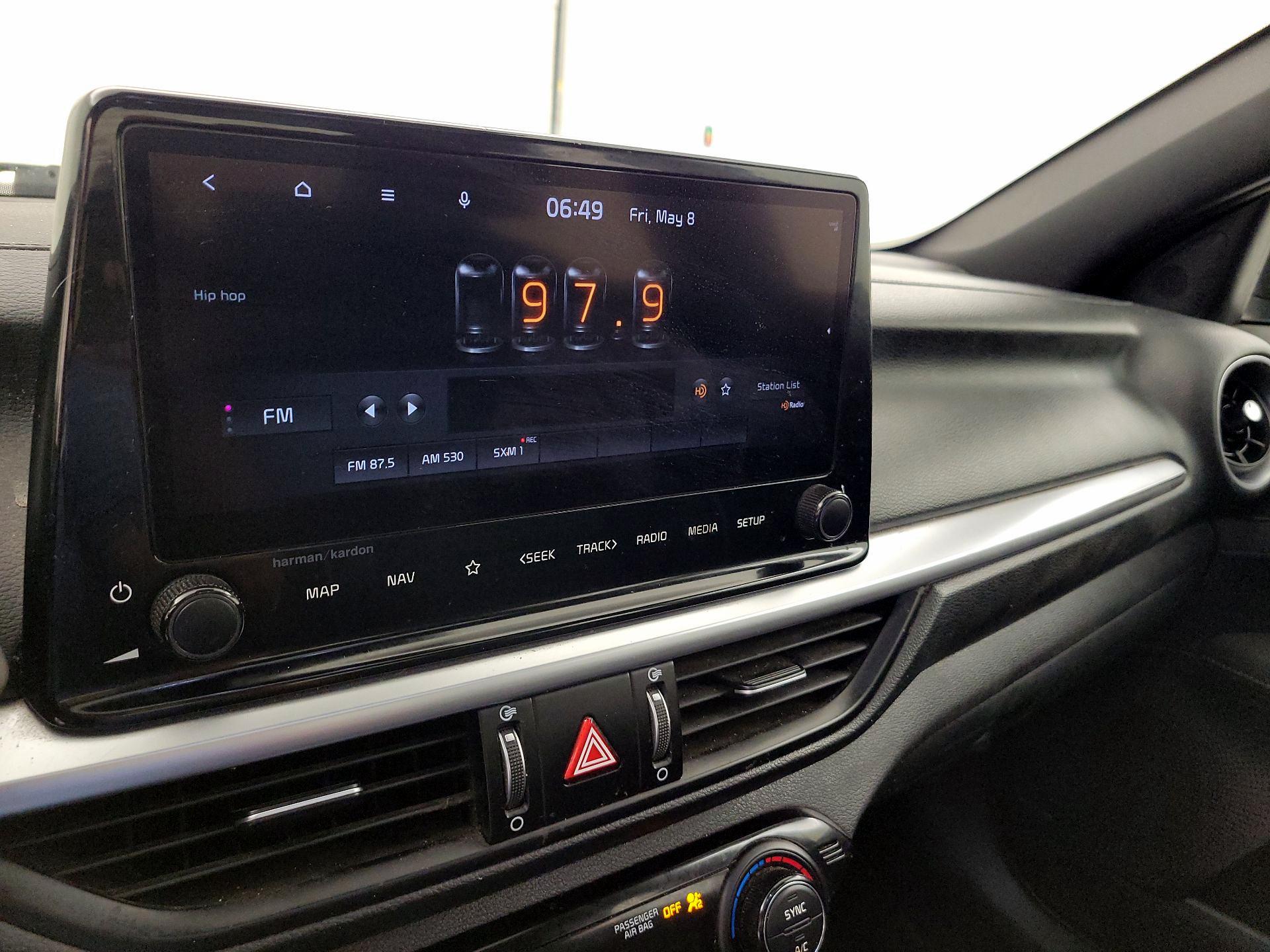 Thumbnail: 2022 Kia Forte - 16