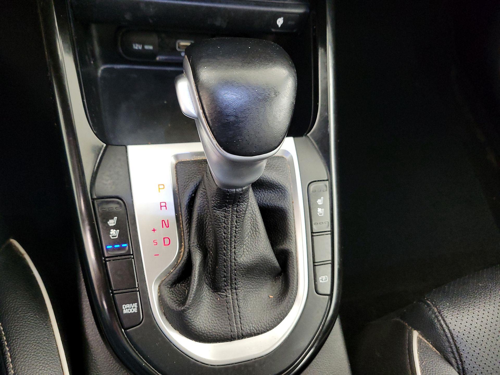 Thumbnail: 2022 Kia Forte - 18