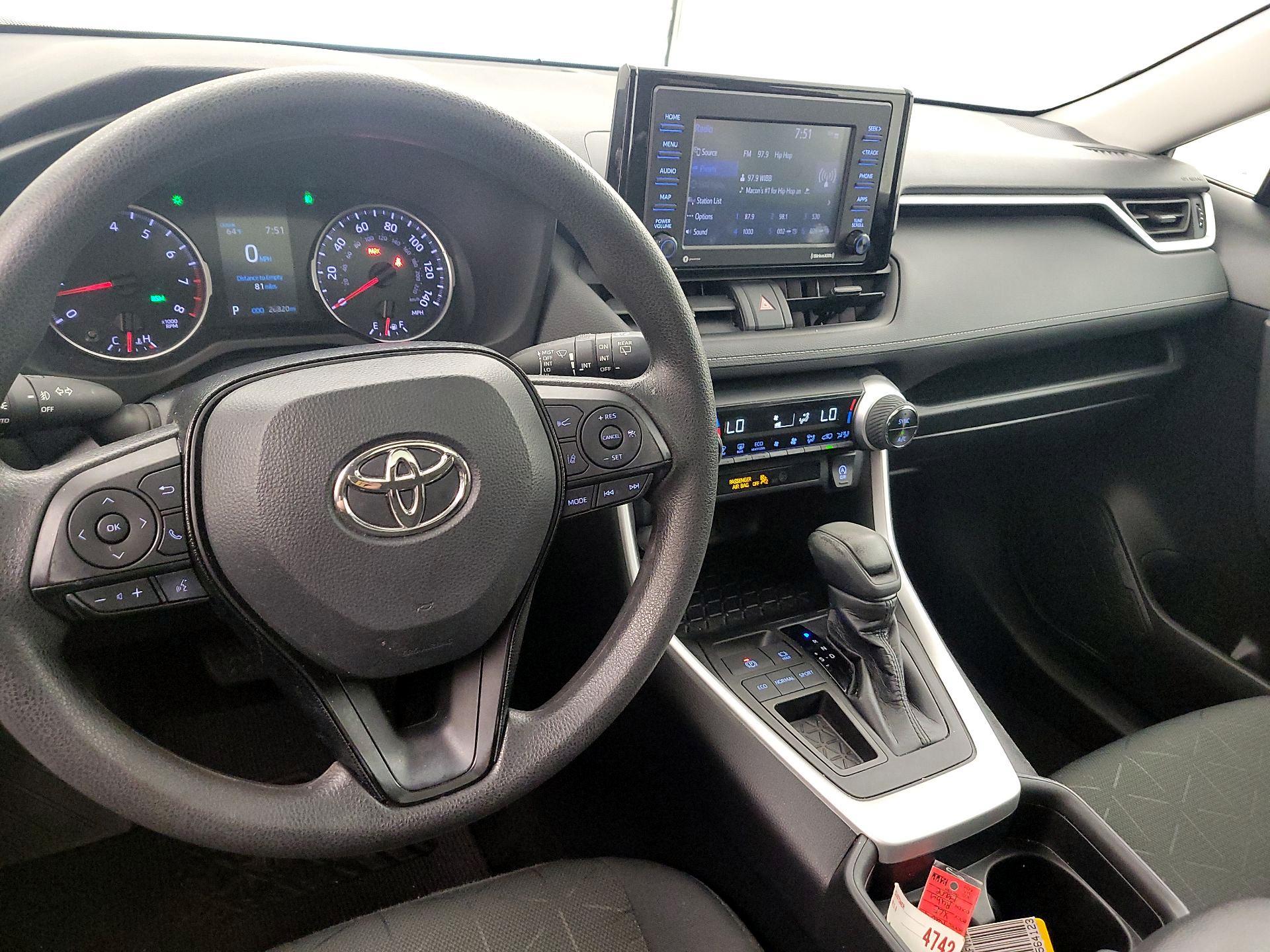 Thumbnail: 2021 Toyota RAV4 - 9