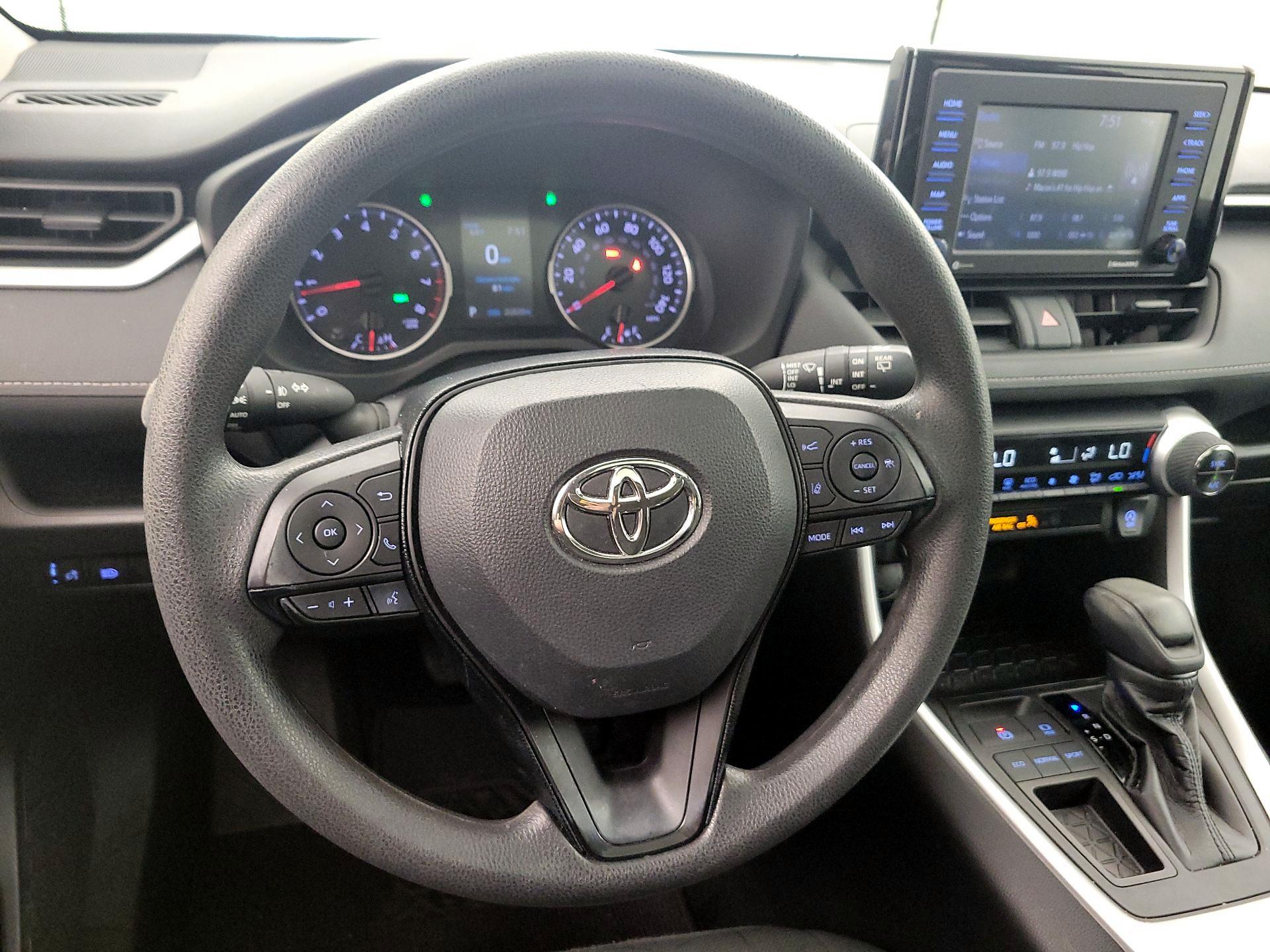 Thumbnail: 2021 Toyota RAV4 - 10