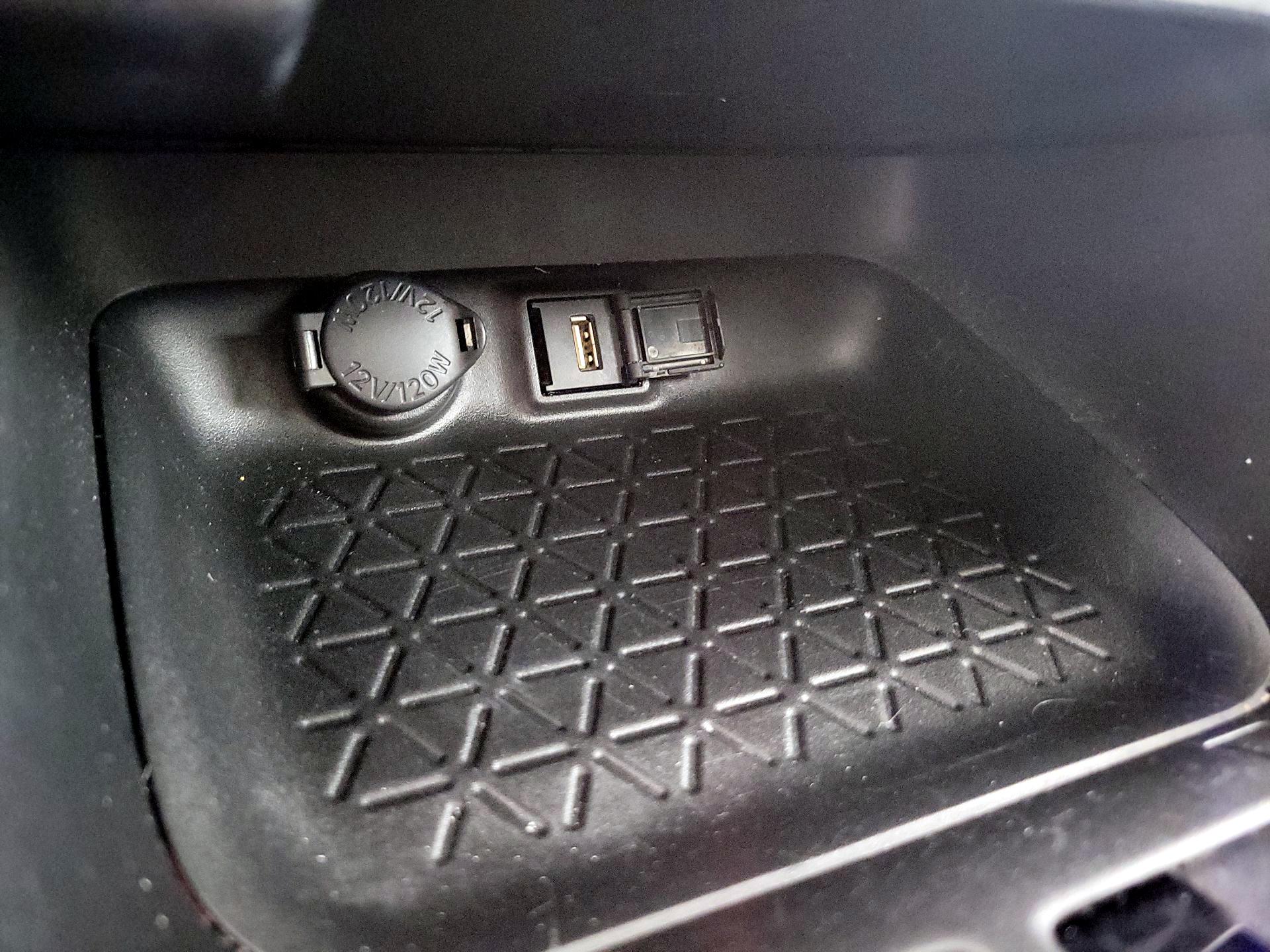 Thumbnail: 2021 Toyota RAV4 - 18