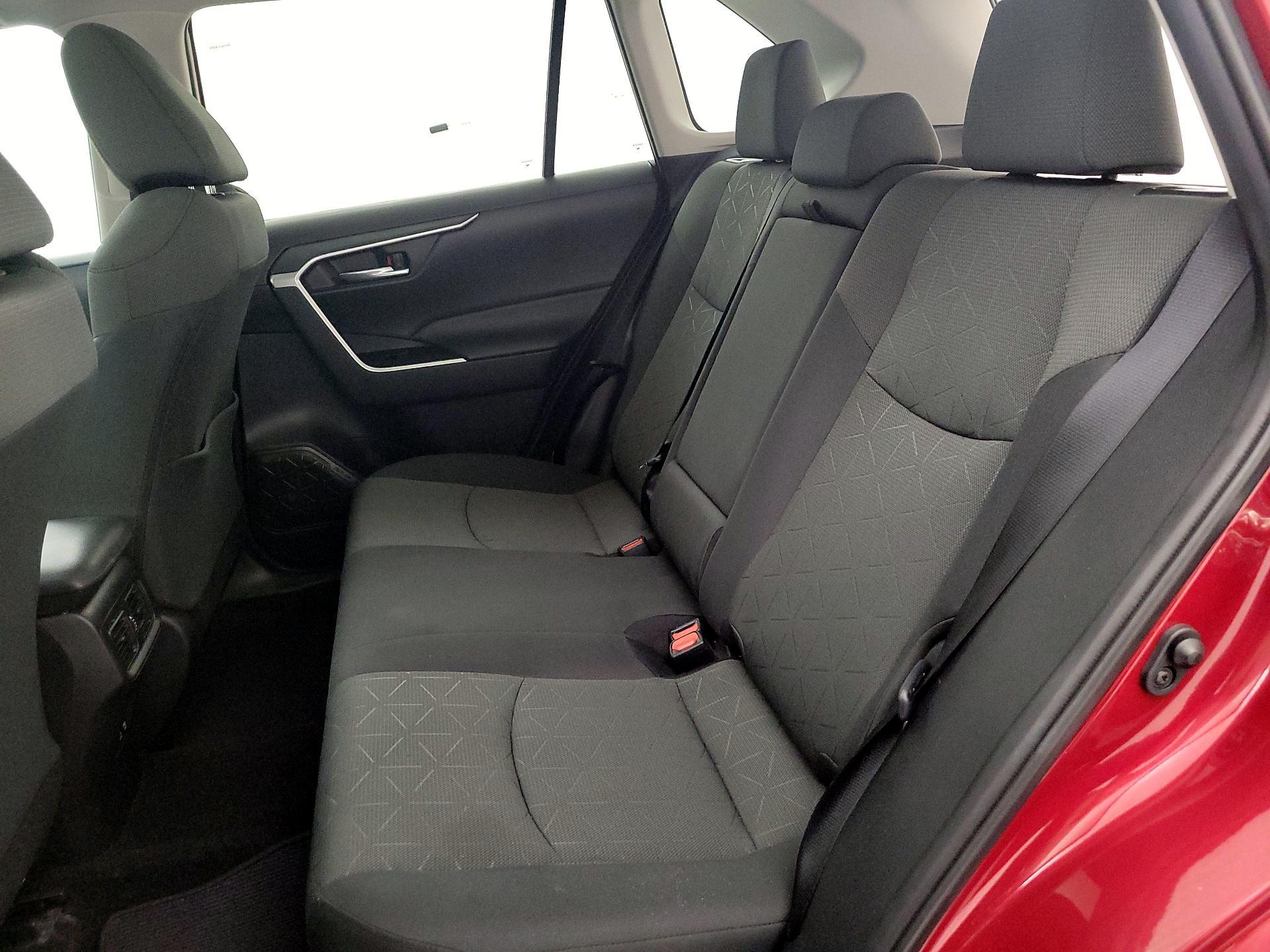 Thumbnail: 2021 Toyota RAV4 - 20