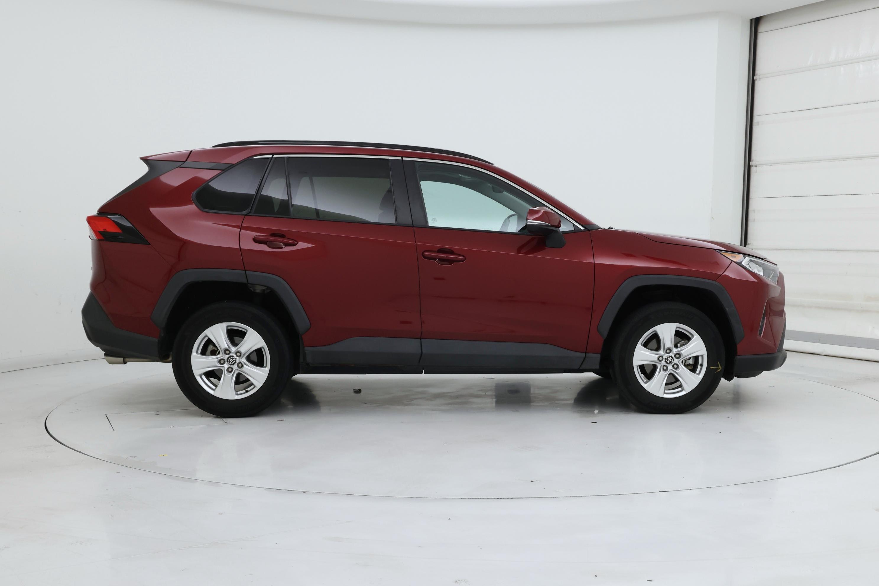 Thumbnail: 2021 Toyota RAV4 - 7