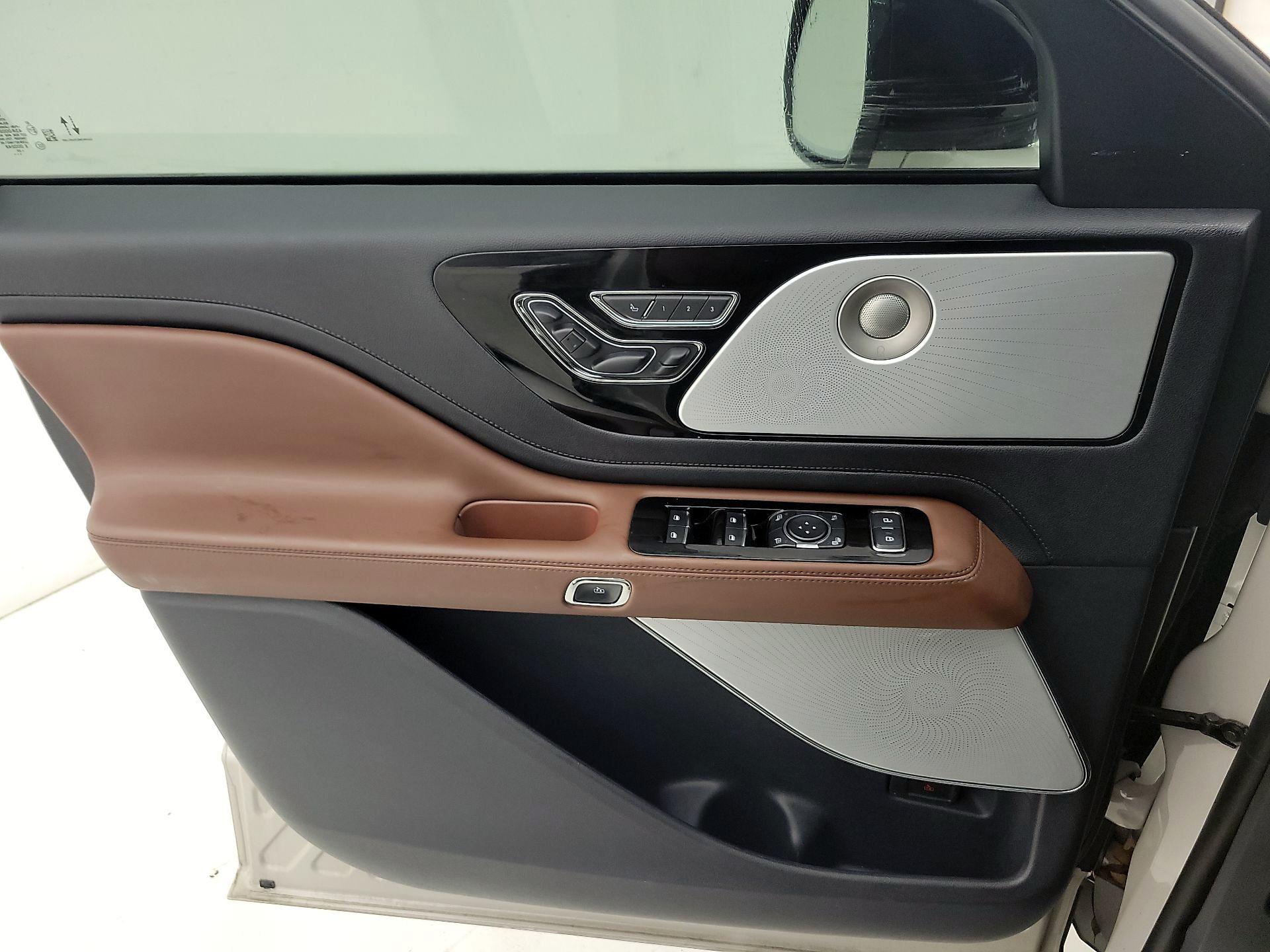 Thumbnail: 2025 Lincoln Aviator - 12