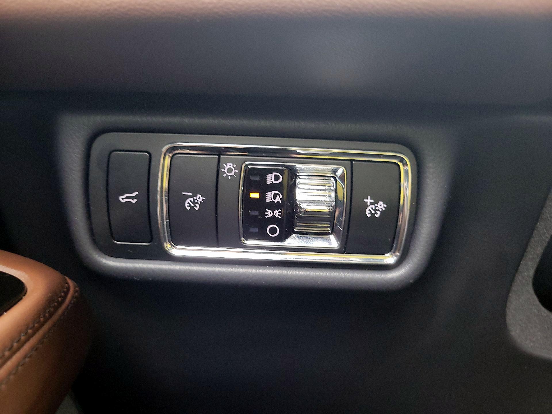 Thumbnail: 2025 Lincoln Aviator - 13