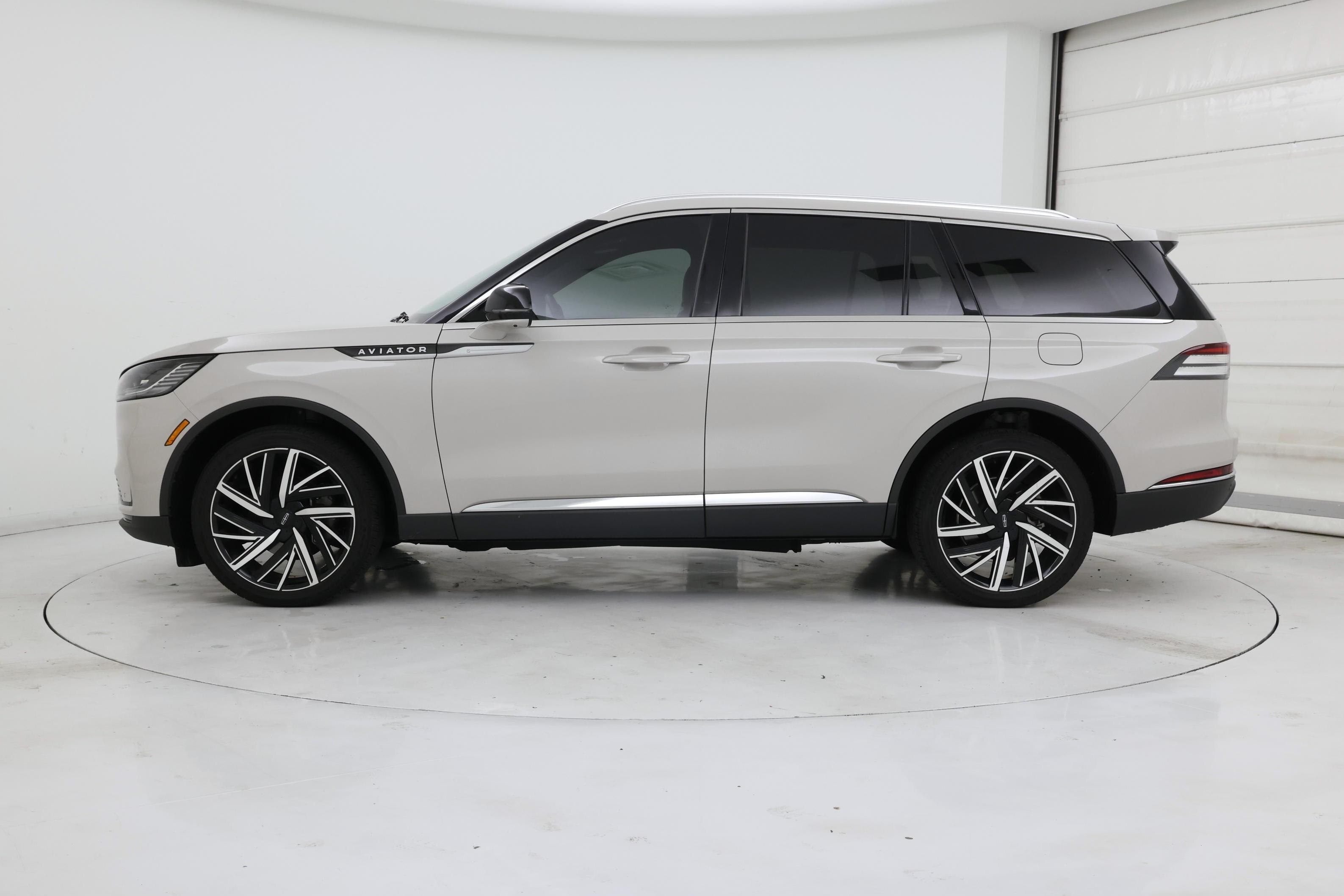 Thumbnail: 2025 Lincoln Aviator - 3