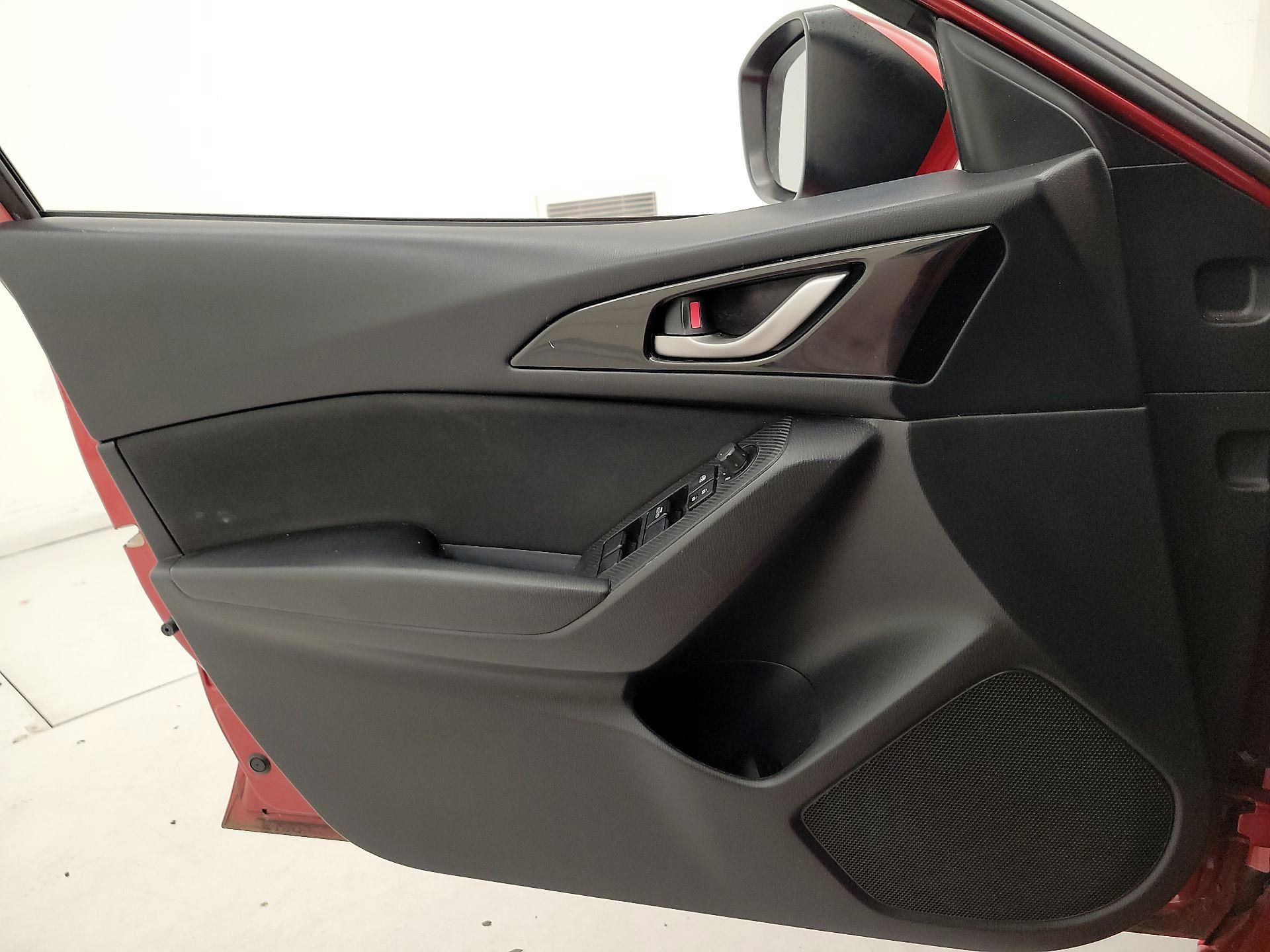 Thumbnail: 2016 Mazda Mazda3 - 12
