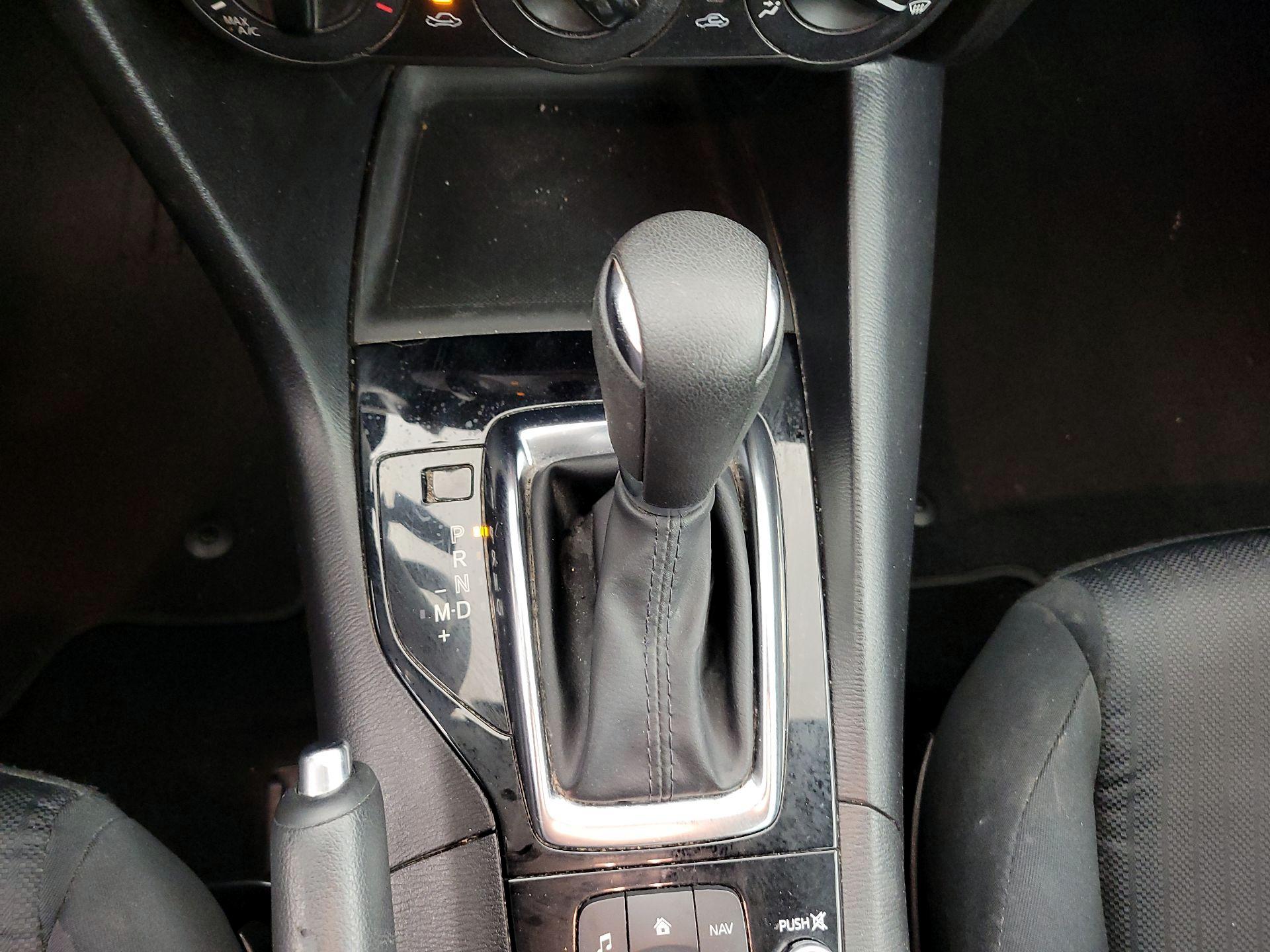 Thumbnail: 2016 Mazda Mazda3 - 18