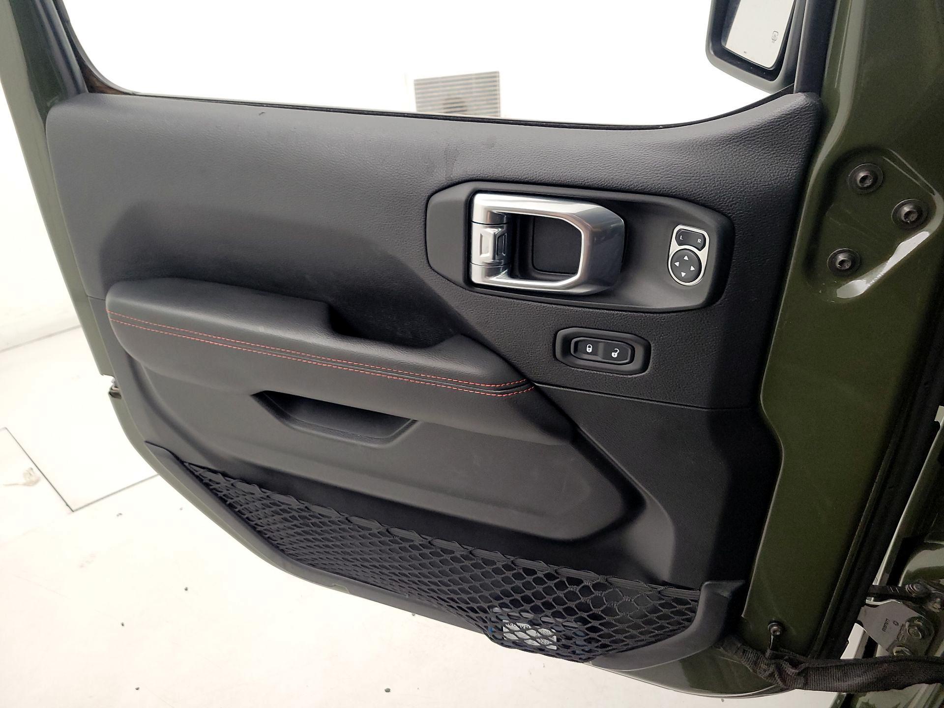 Thumbnail: 2021 Jeep Gladiator - 12