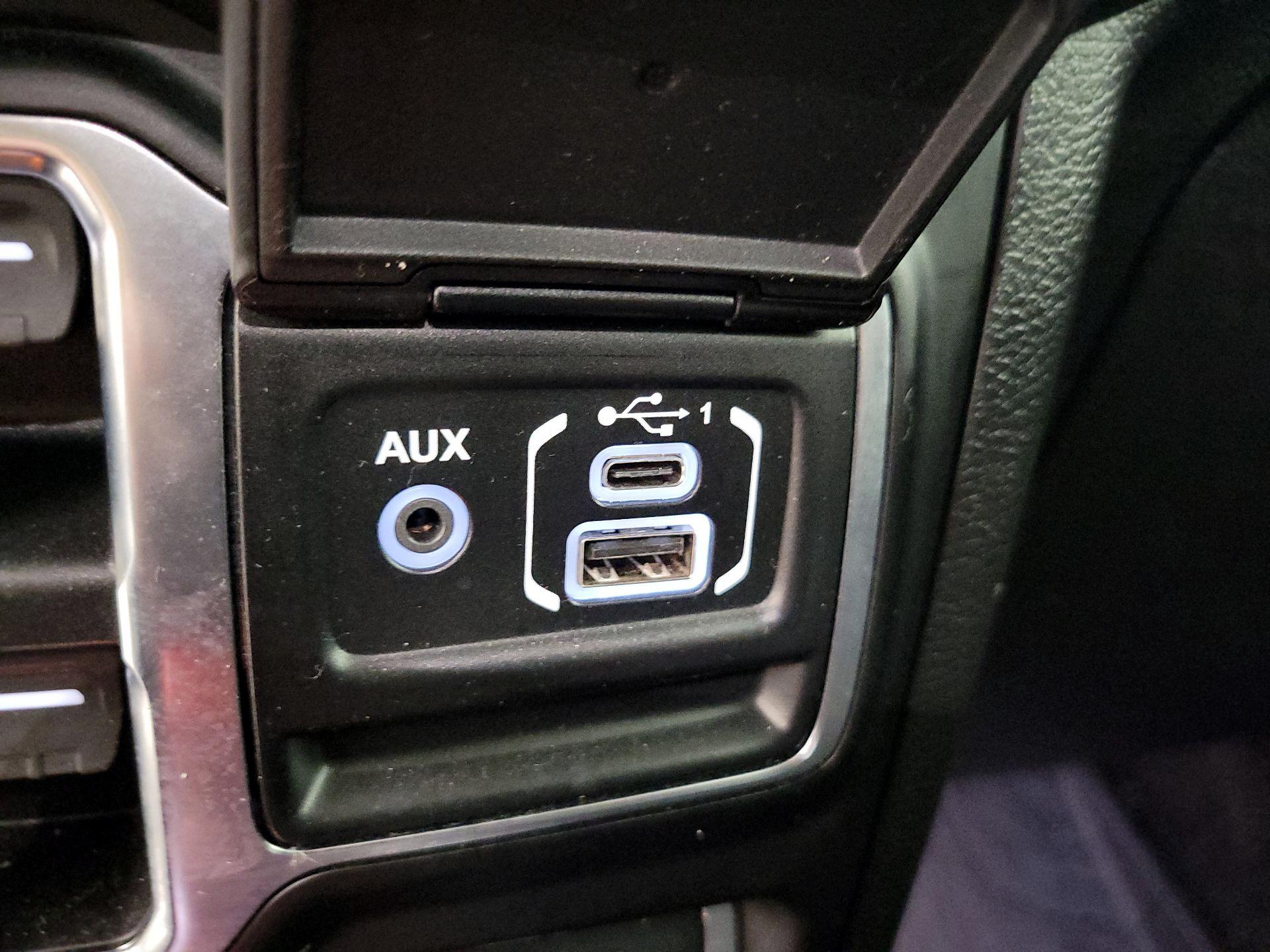 Thumbnail: 2021 Jeep Gladiator - 17