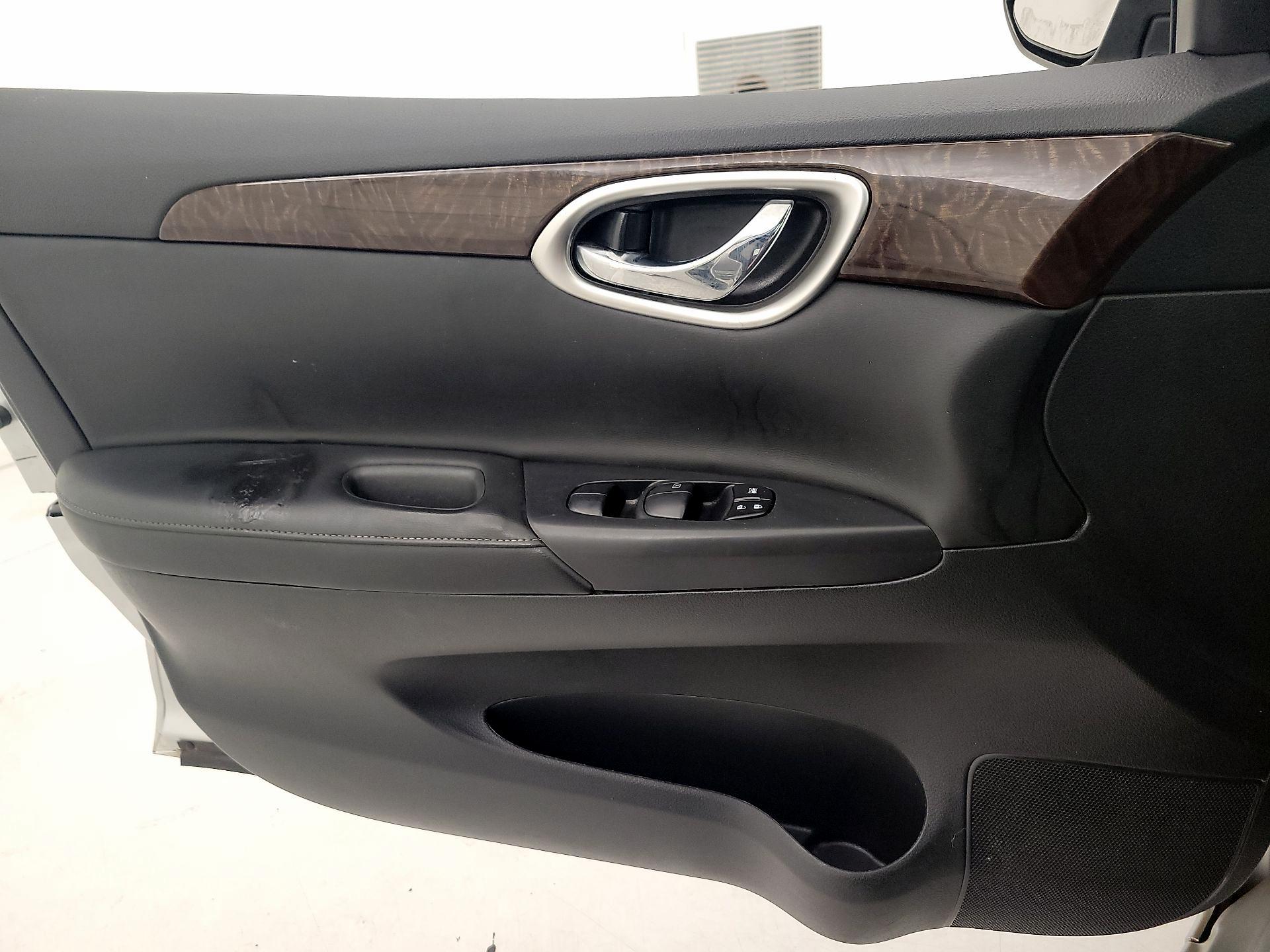 Thumbnail: 2014 Nissan Sentra - 12