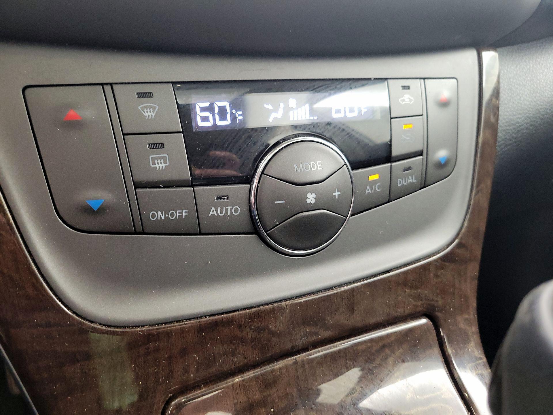 Thumbnail: 2014 Nissan Sentra - 17