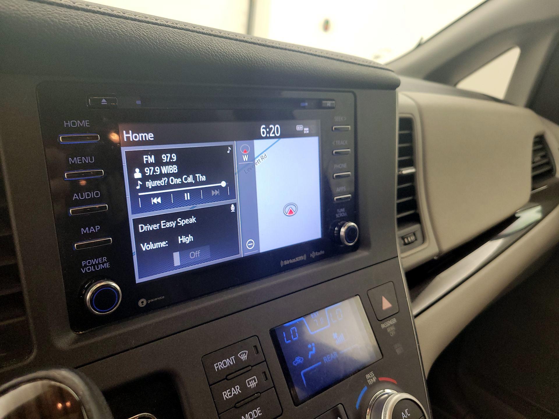 Thumbnail: 2019 Toyota Sienna - 16