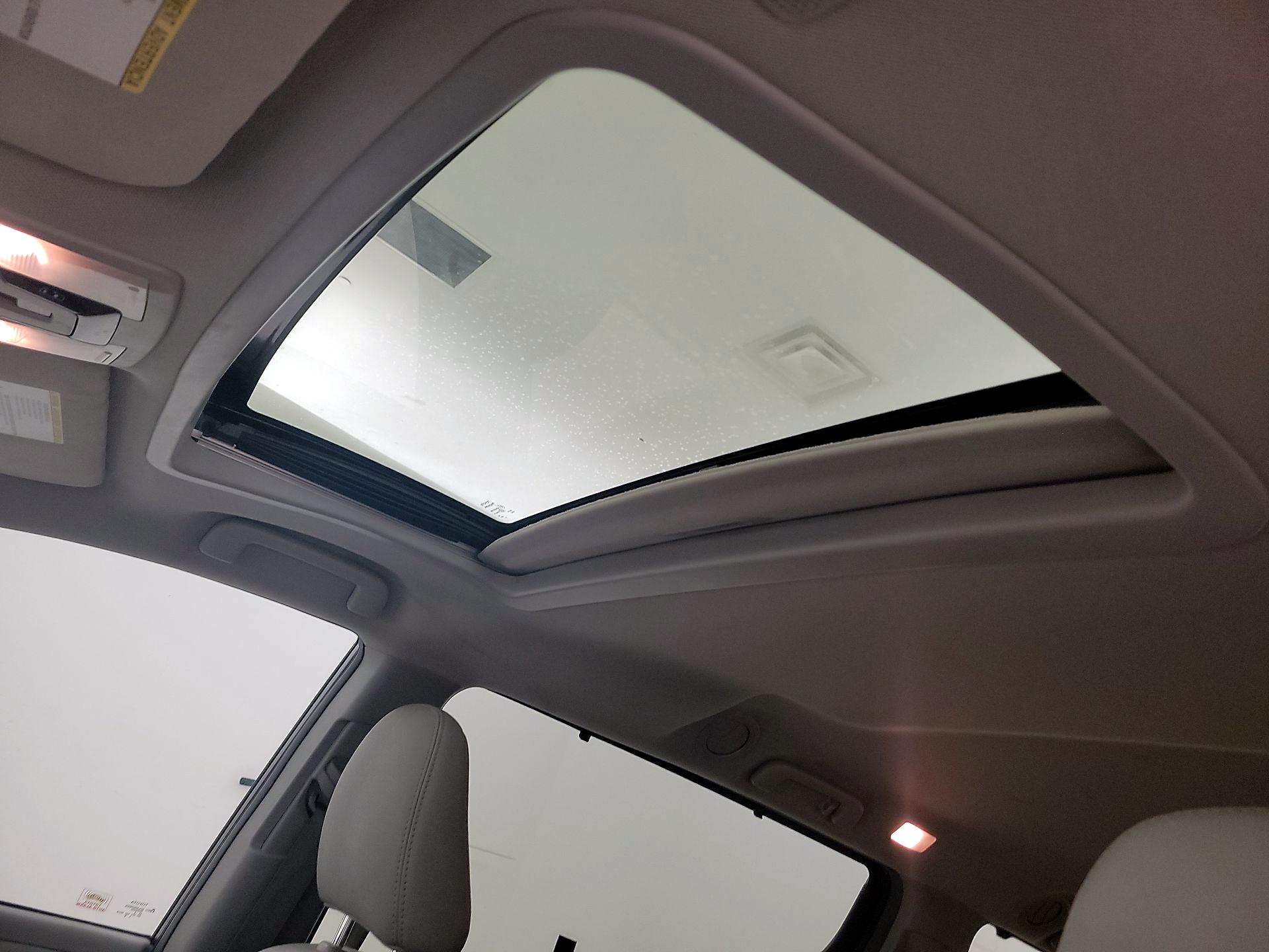 Thumbnail: 2019 Toyota Sienna - 20