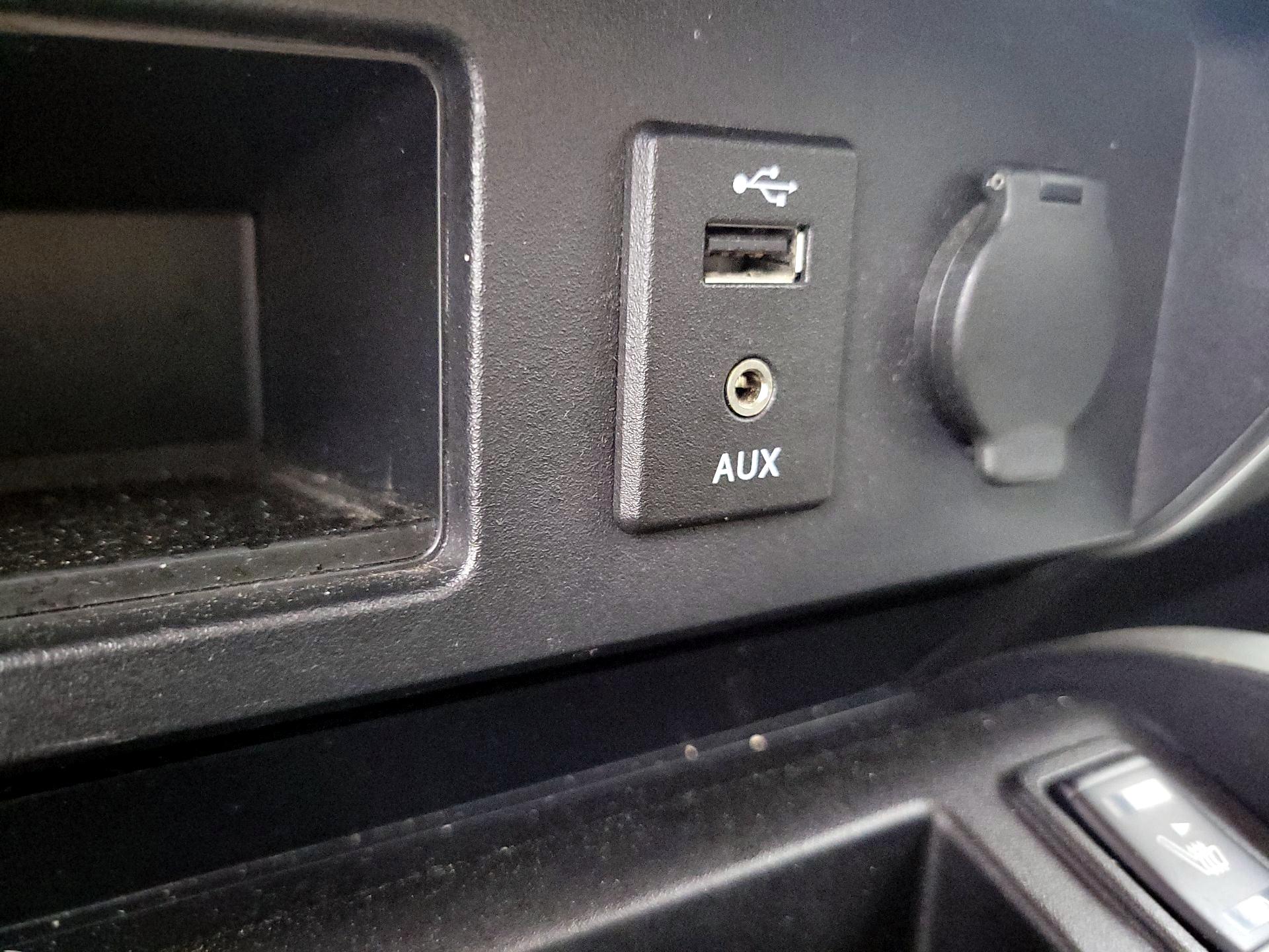 Thumbnail: 2017 Nissan Titan - 18