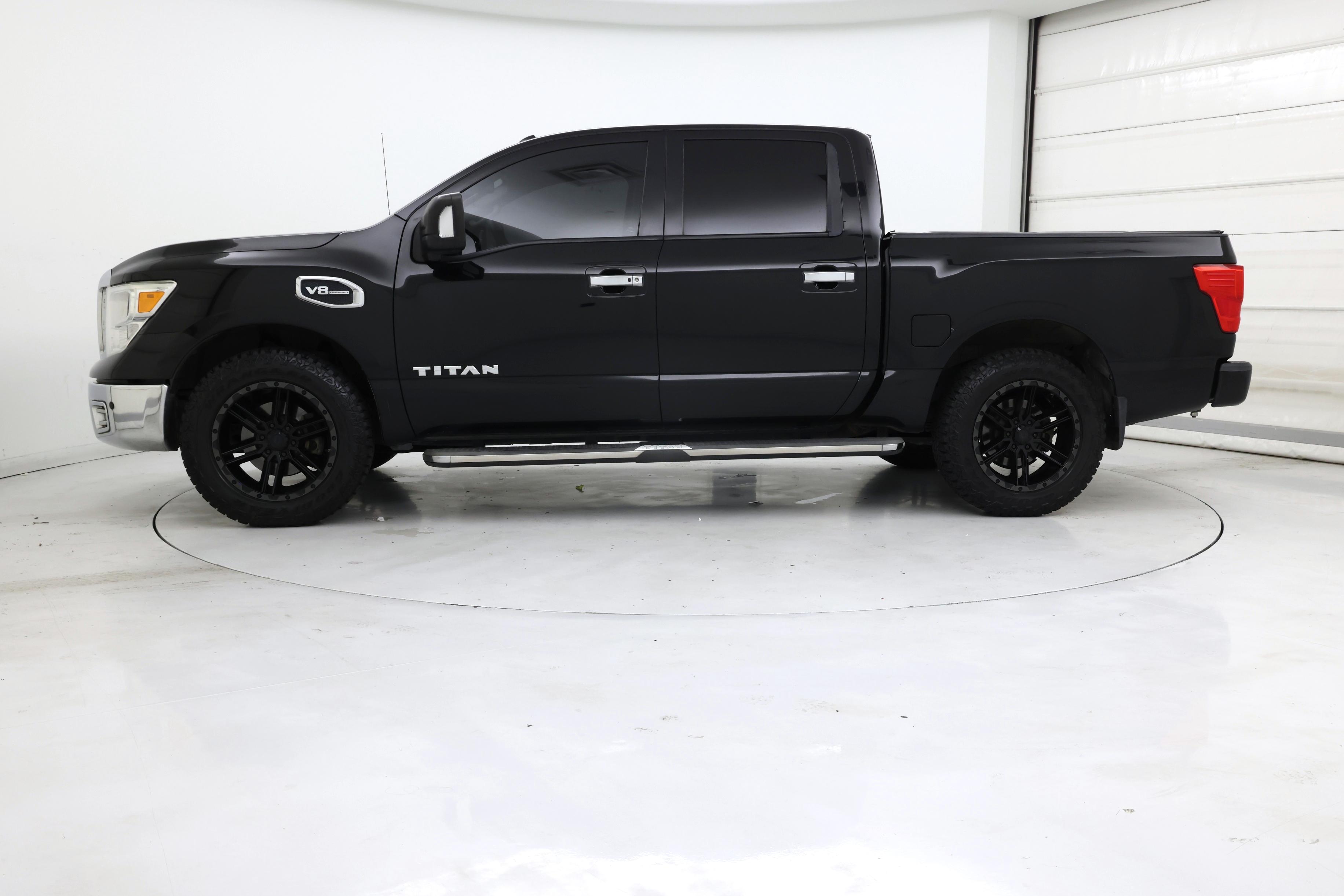 Thumbnail: 2017 Nissan Titan - 3