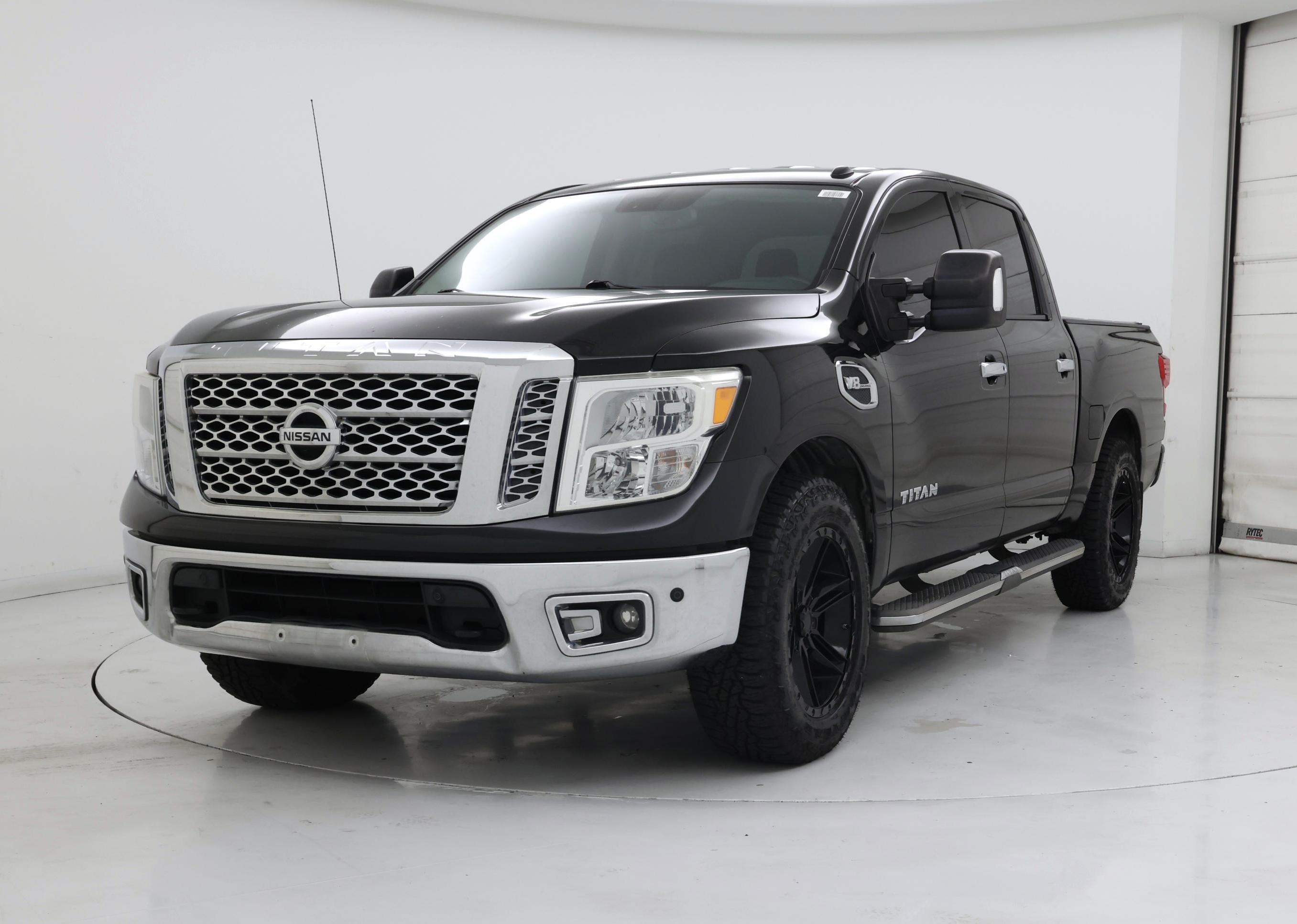 Thumbnail: 2017 Nissan Titan - 4