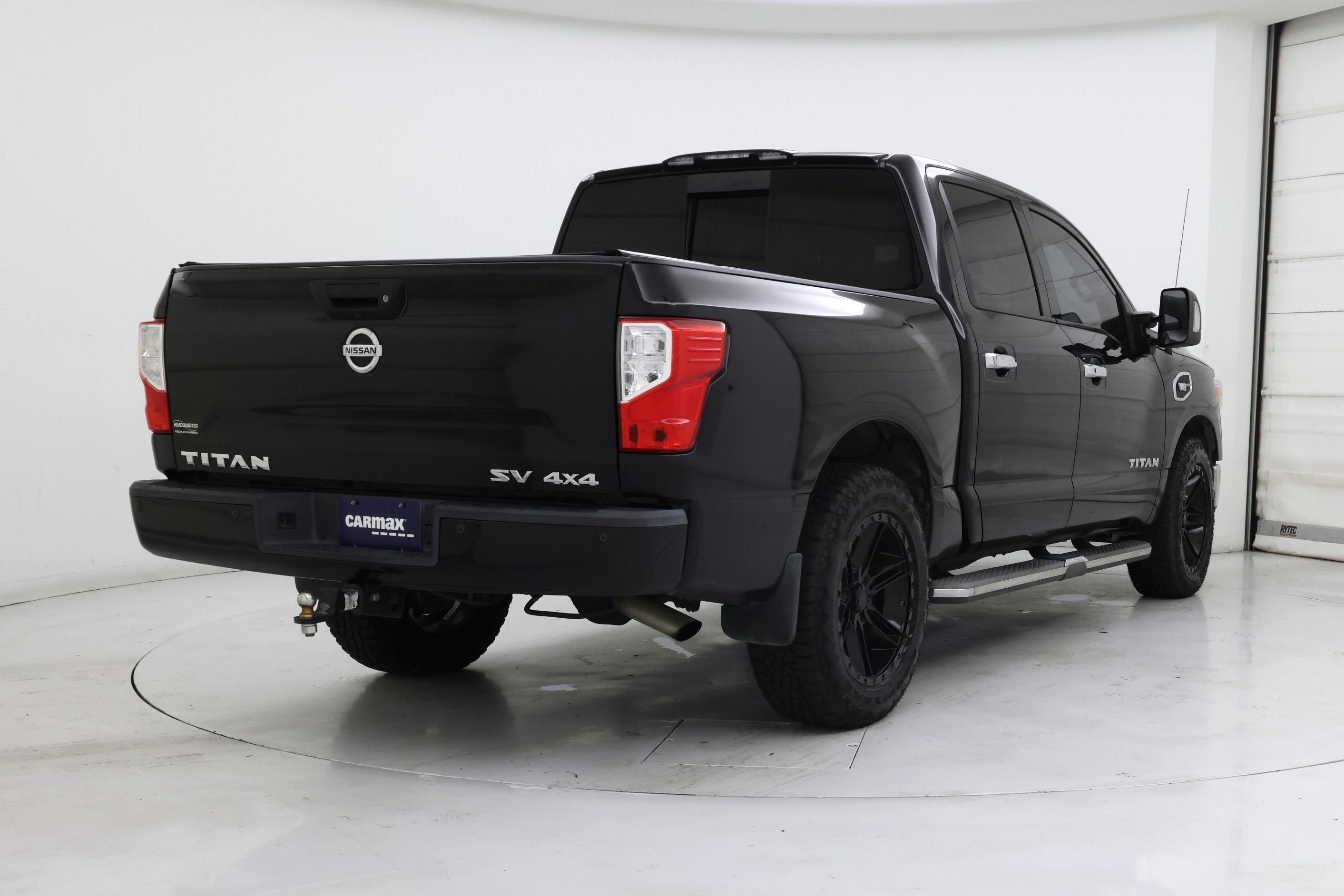 Thumbnail: 2017 Nissan Titan - 8