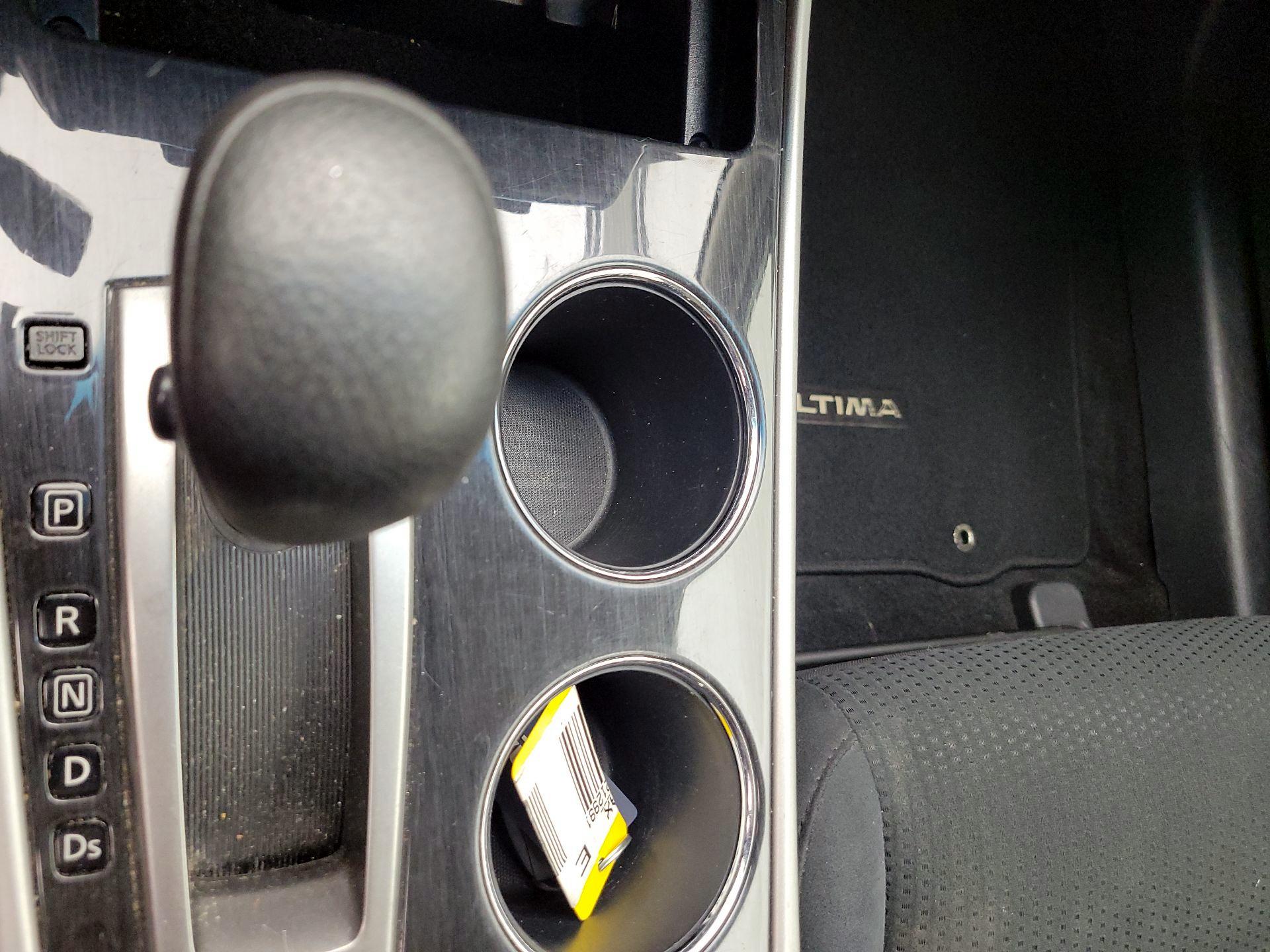 Thumbnail: 2014 Nissan Altima - 16