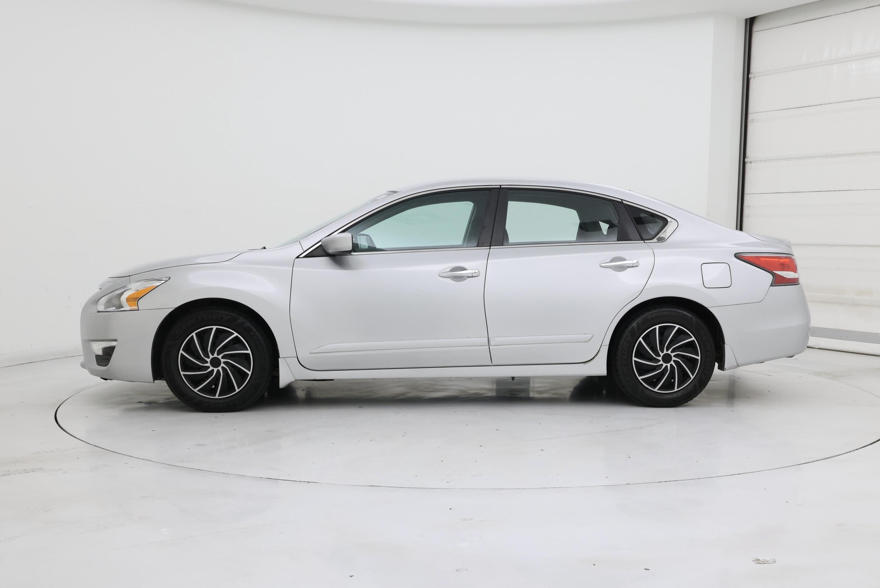 Thumbnail: 2014 Nissan Altima - 3