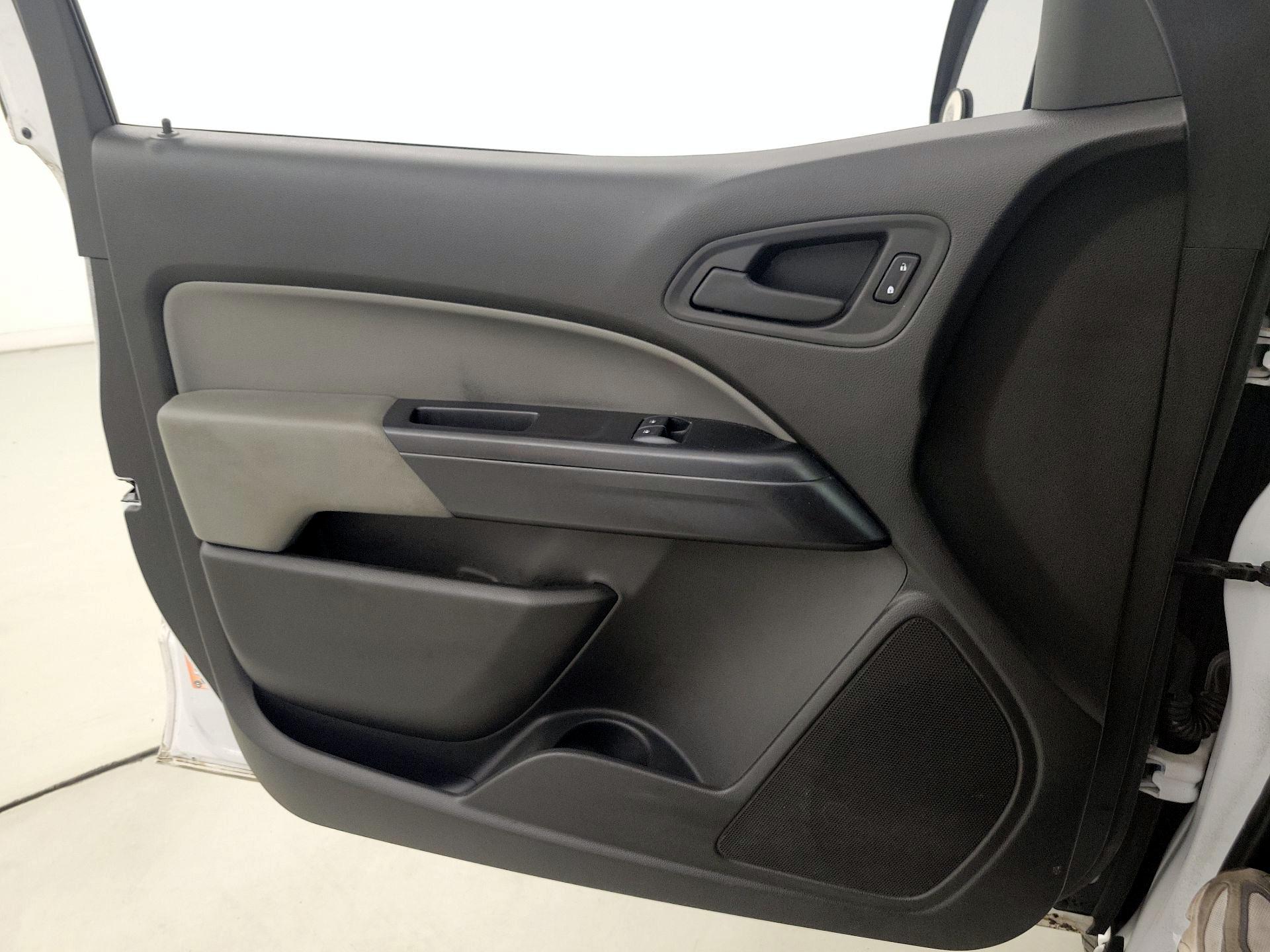 Thumbnail: 2015 Chevrolet Colorado - 12