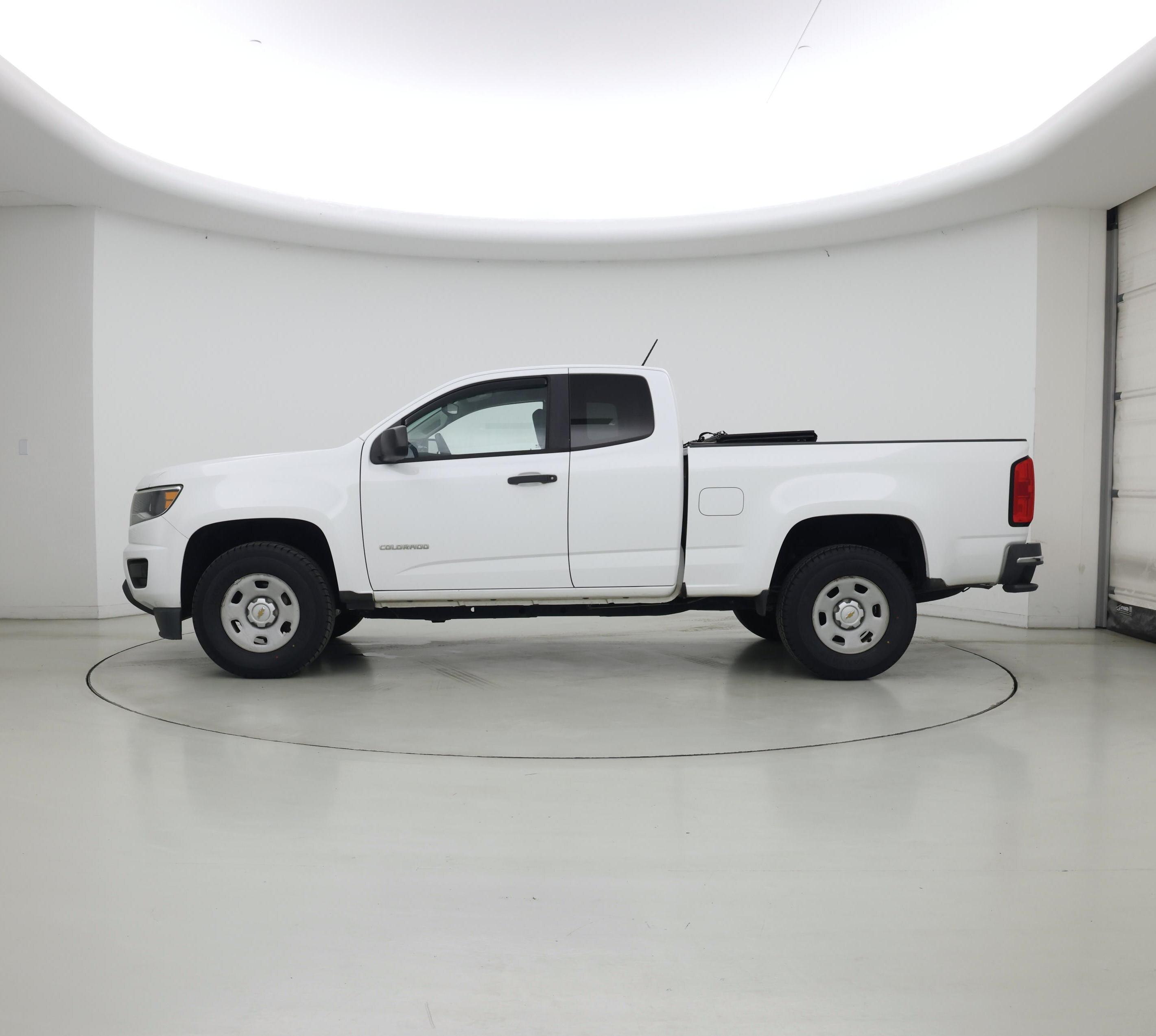 Thumbnail: 2015 Chevrolet Colorado - 3