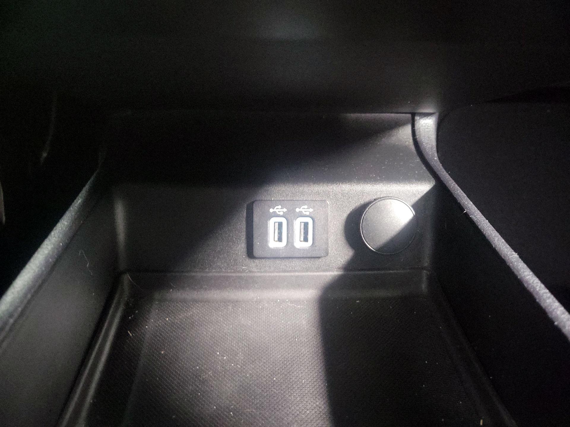 Thumbnail: 2019 Ford Fusion - 18