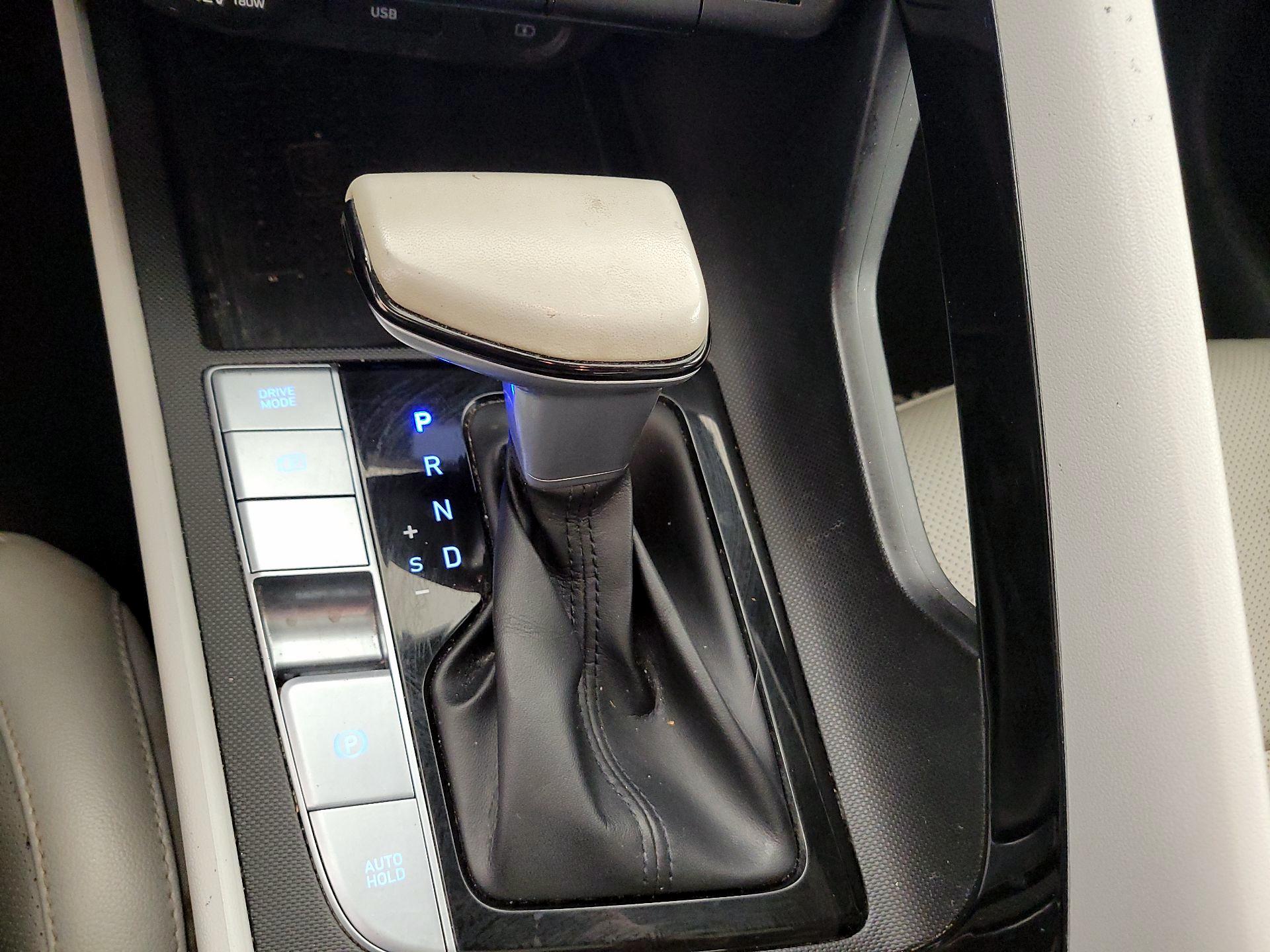 Thumbnail: 2021 Hyundai Elantra - 18