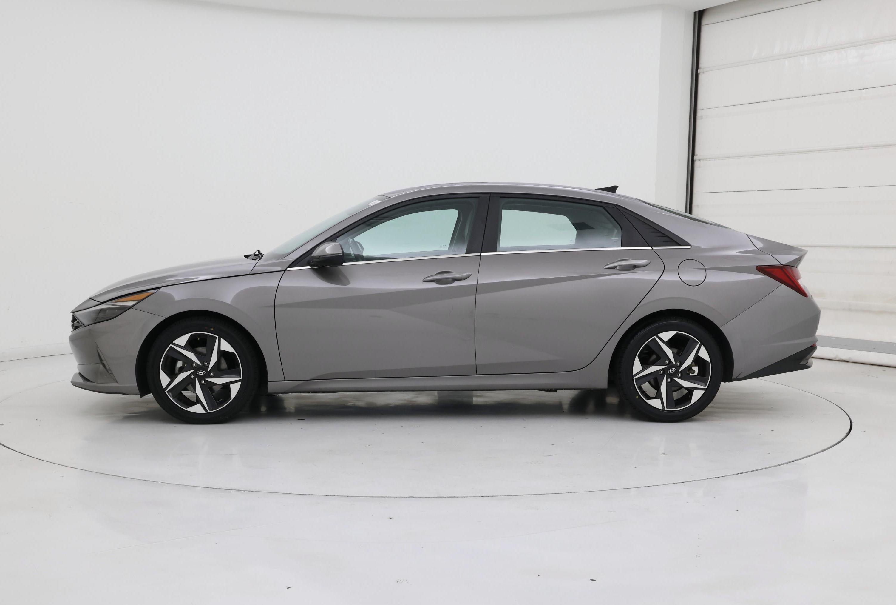 Thumbnail: 2021 Hyundai Elantra - 3