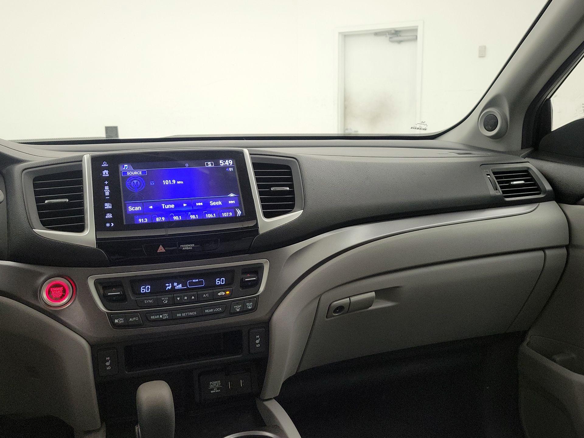 Thumbnail: 2018 Honda Pilot - 9