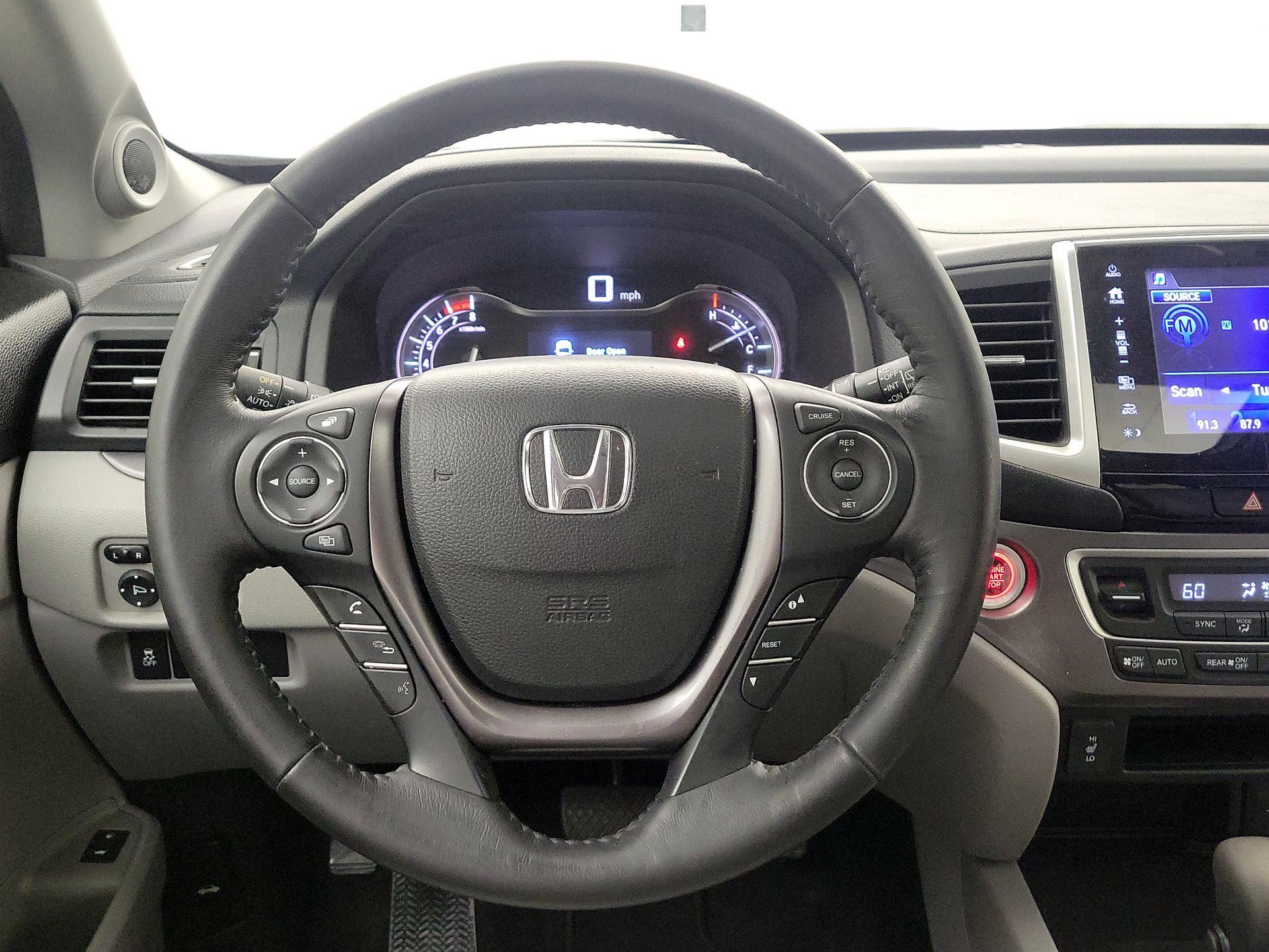Thumbnail: 2018 Honda Pilot - 10