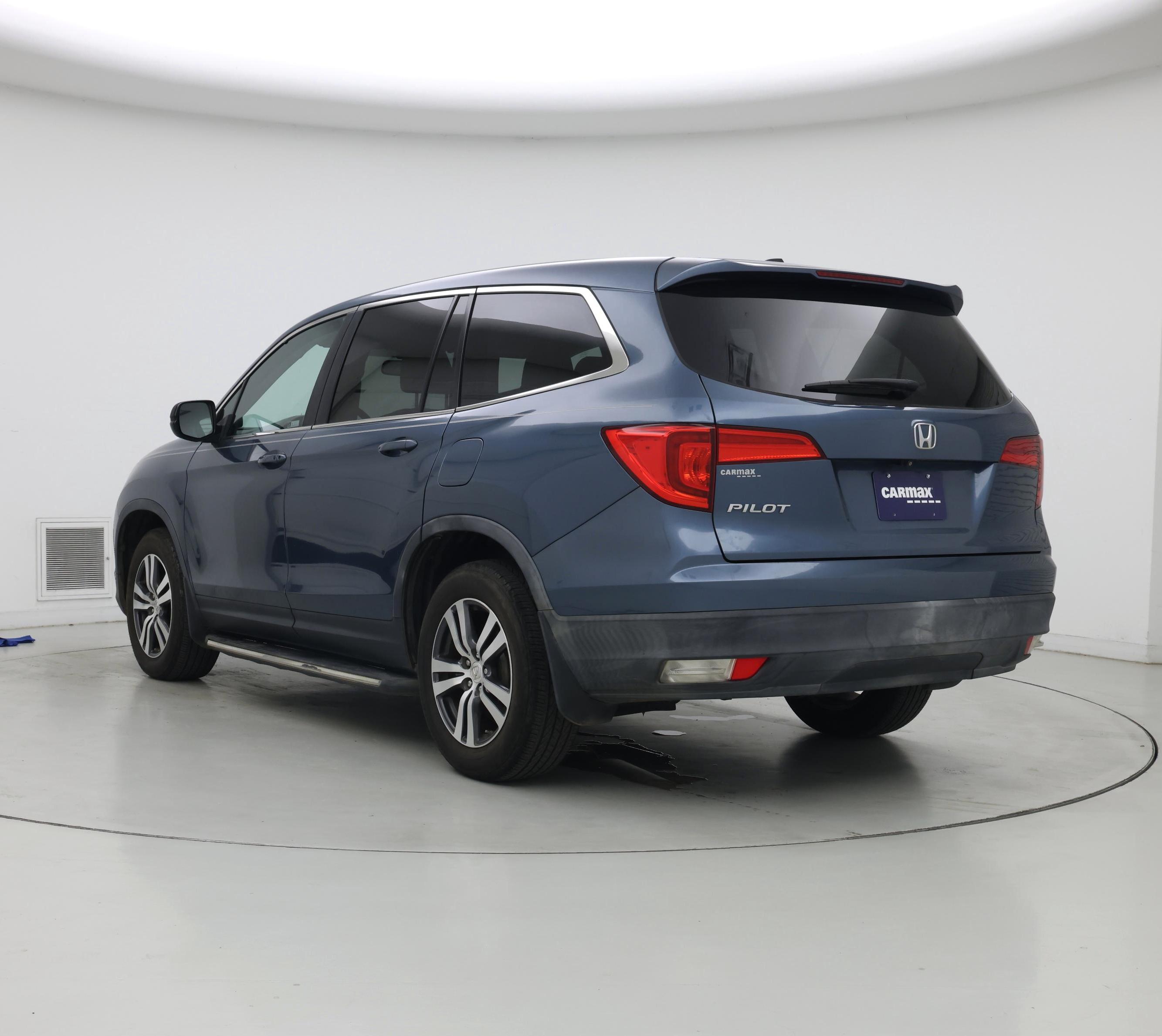 Thumbnail: 2018 Honda Pilot - 2