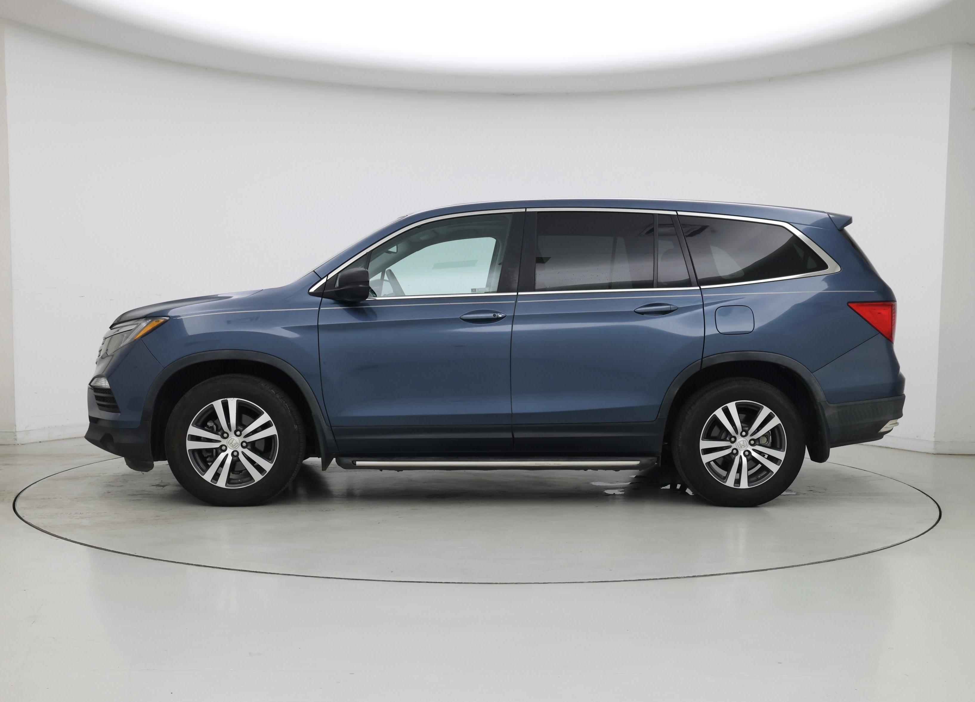 Thumbnail: 2018 Honda Pilot - 3
