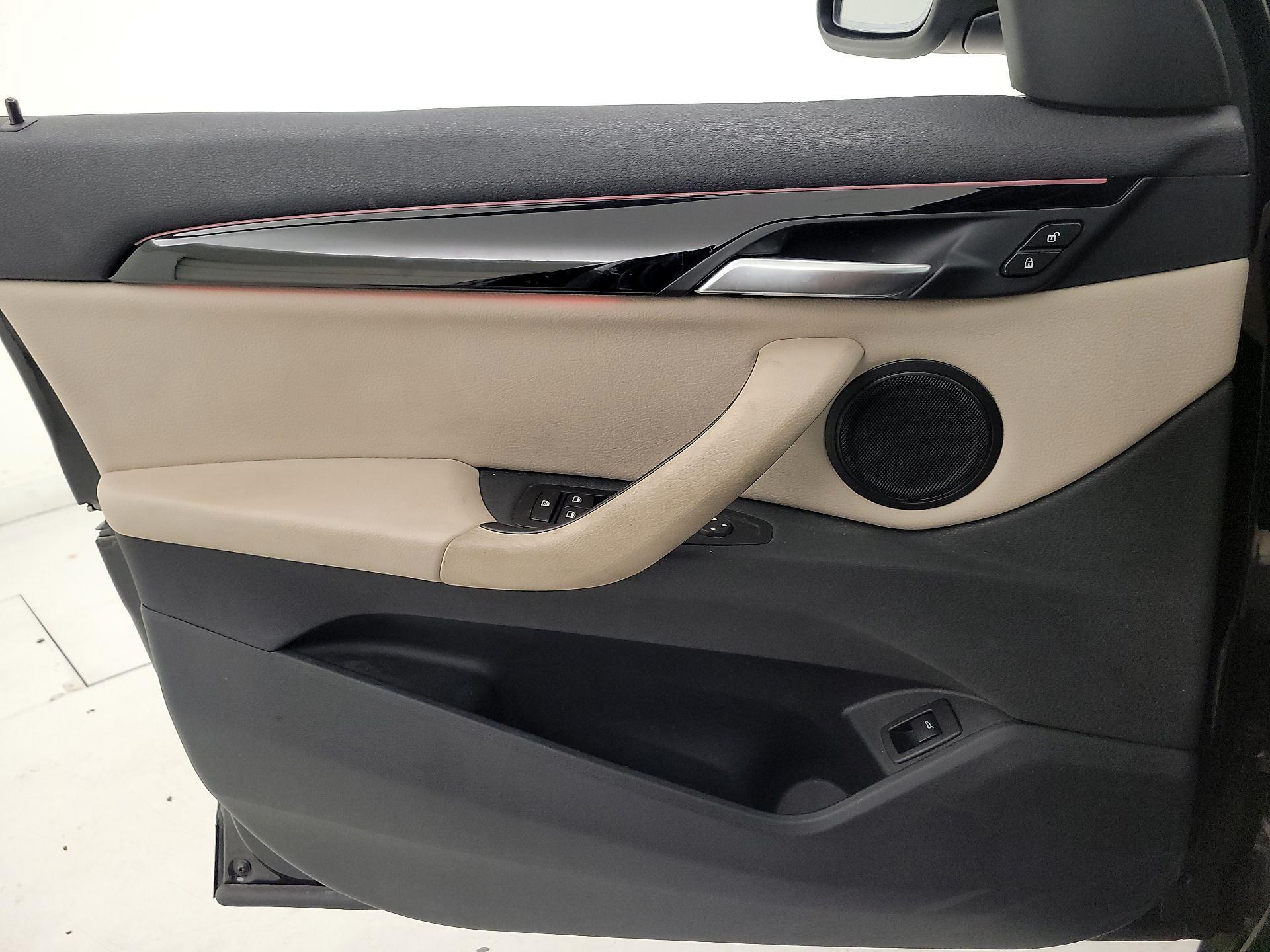 Thumbnail: 2020 BMW X1 - 12