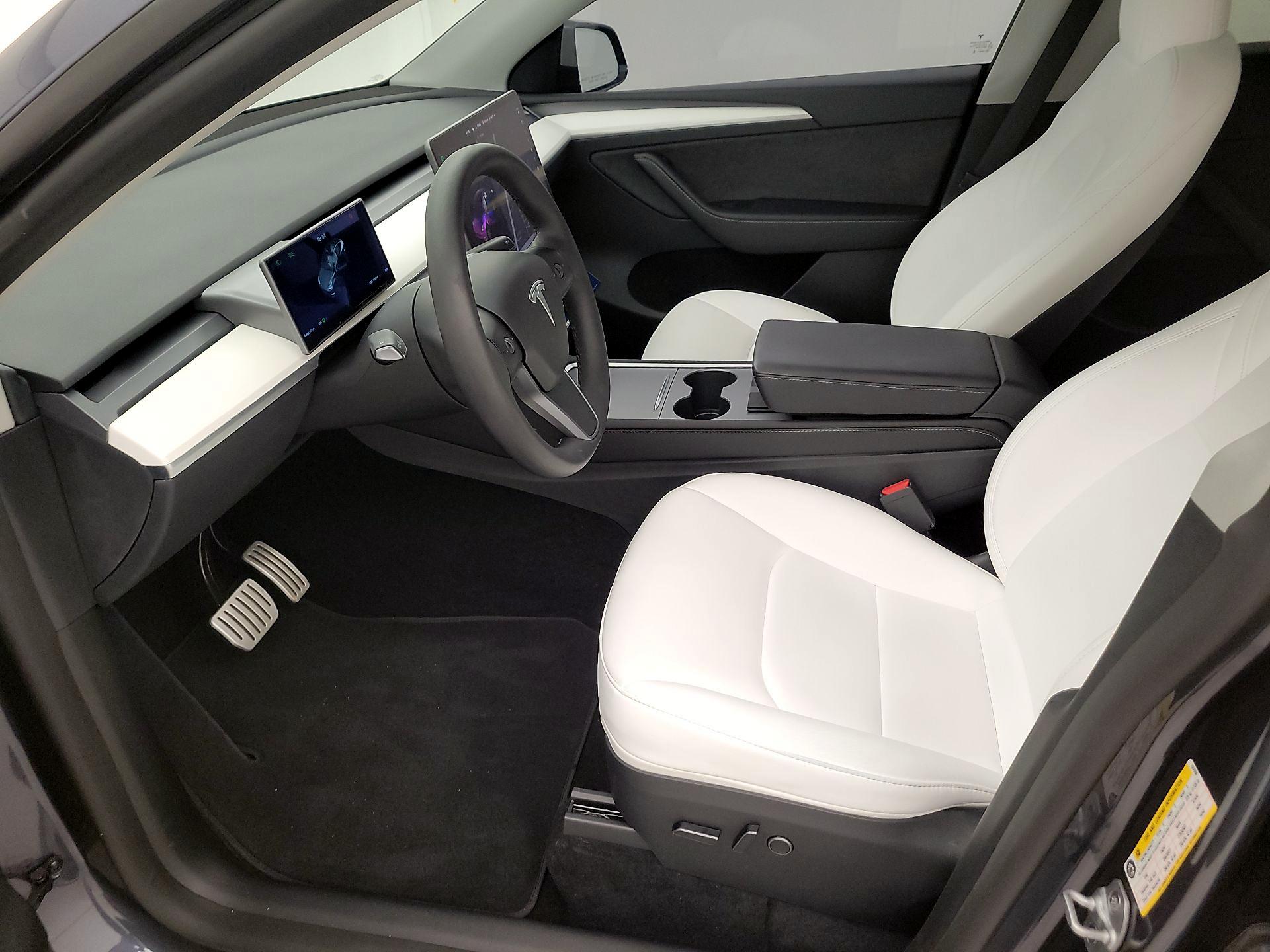 Thumbnail: 2023 Tesla Model Y - 11