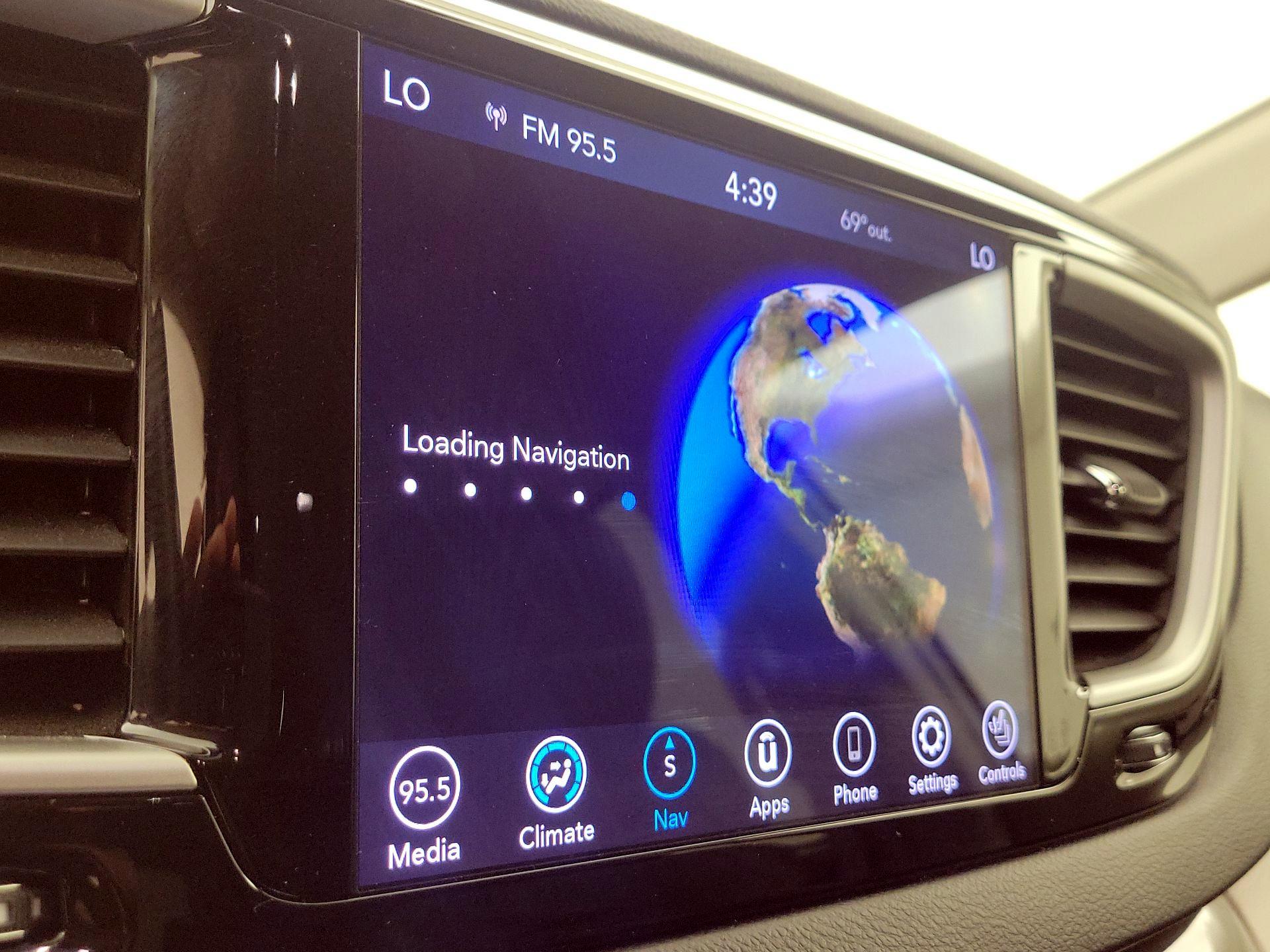 Thumbnail: 2020 Chrysler Pacifica - 14