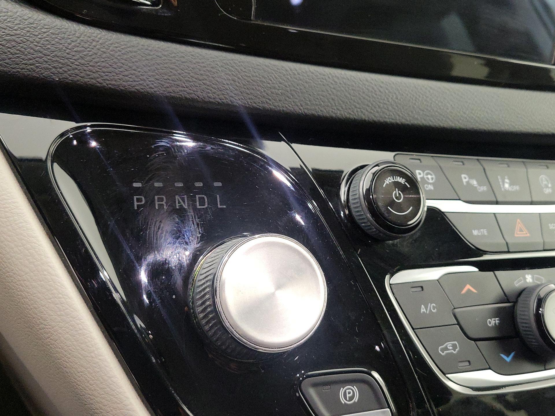 Thumbnail: 2020 Chrysler Pacifica - 18