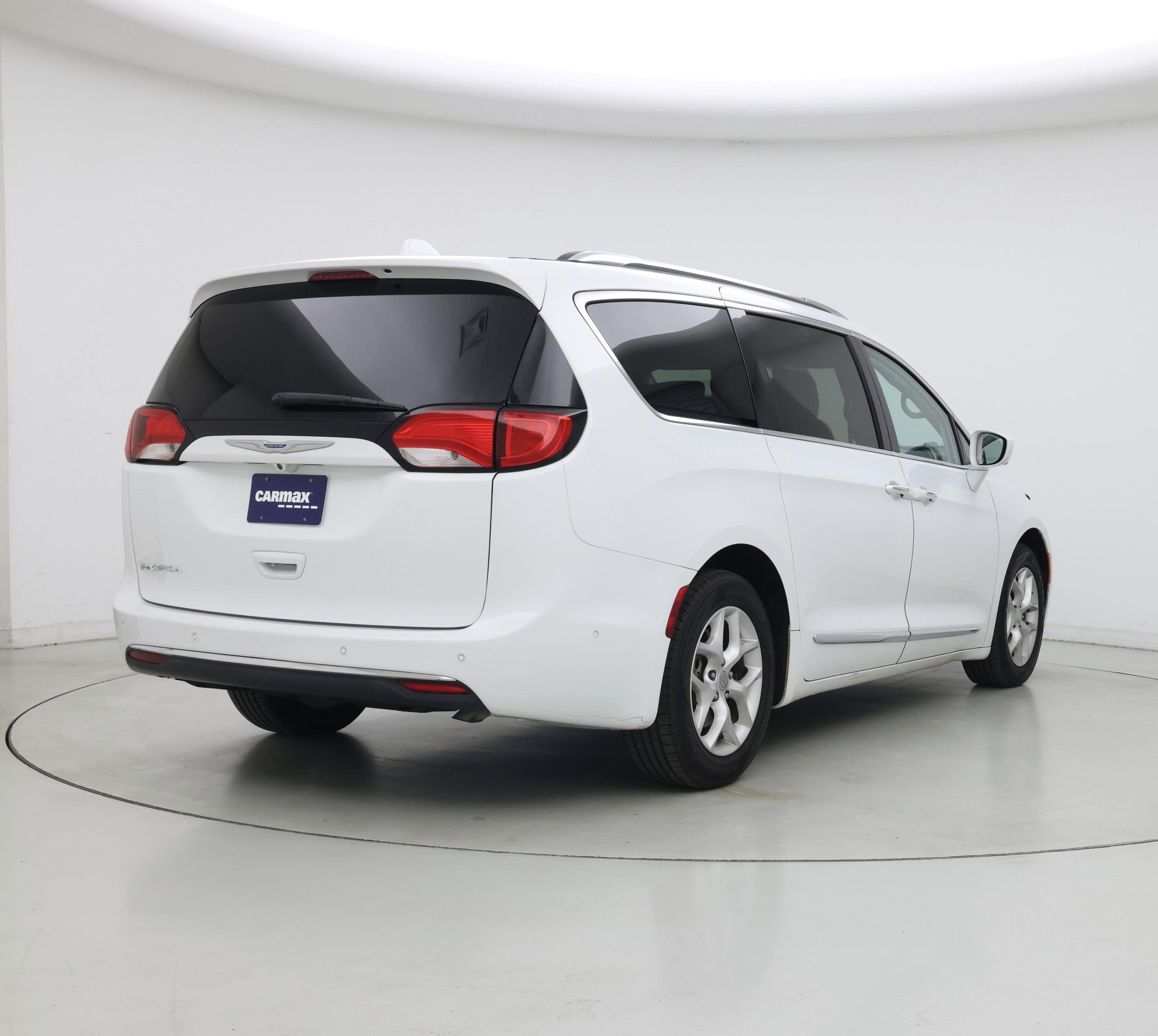 Thumbnail: 2020 Chrysler Pacifica - 8