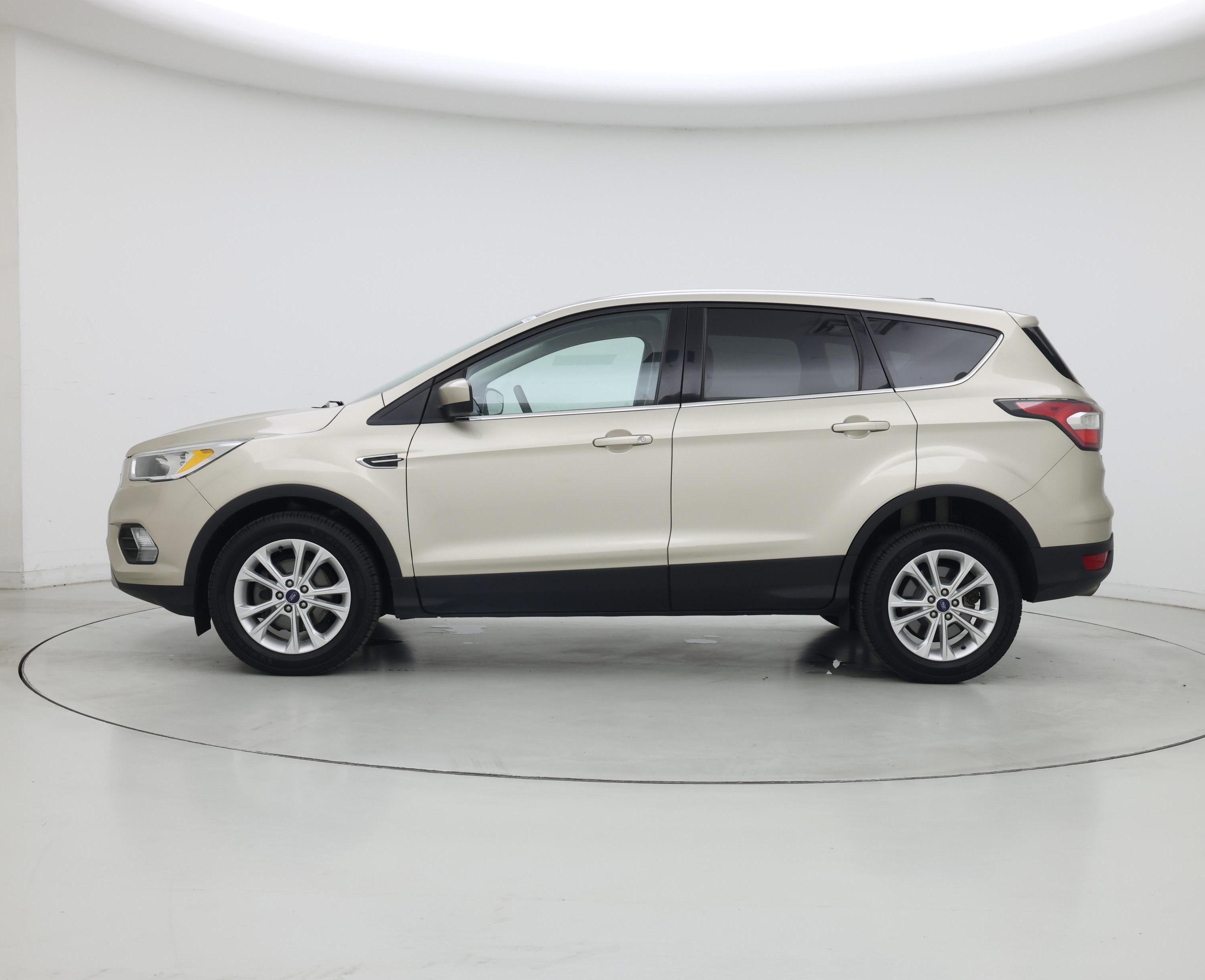 Thumbnail: 2017 Ford Escape - 3
